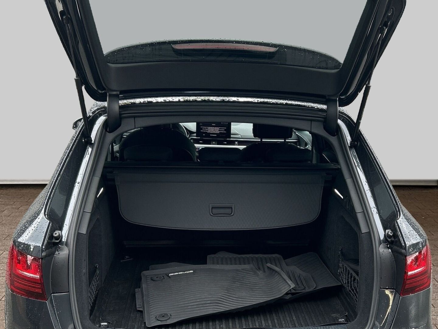 Fahrzeug 20 Fahrzeugabbildung Audi A4 allroad quattro 50 TDI Matrix Pano Sportsitze - mit KI generiert/bearbeitet