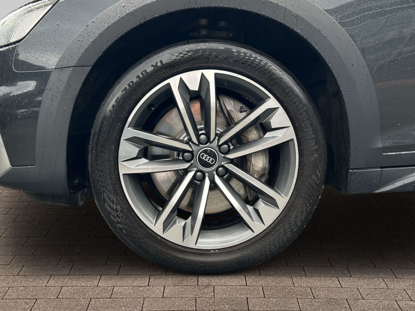 Fahrzeug 21 Fahrzeugabbildung Audi A4 allroad quattro 50 TDI Matrix Pano Sportsitze - mit KI generiert/bearbeitet