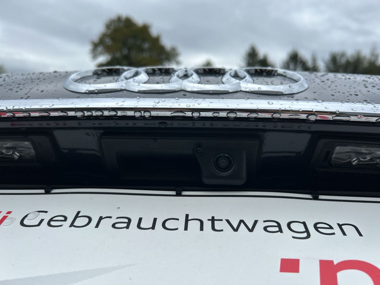 Fahrzeug 25 Fahrzeugabbildung Audi A4 allroad quattro 50 TDI Matrix Pano Sportsitze - mit KI generiert/bearbeitet