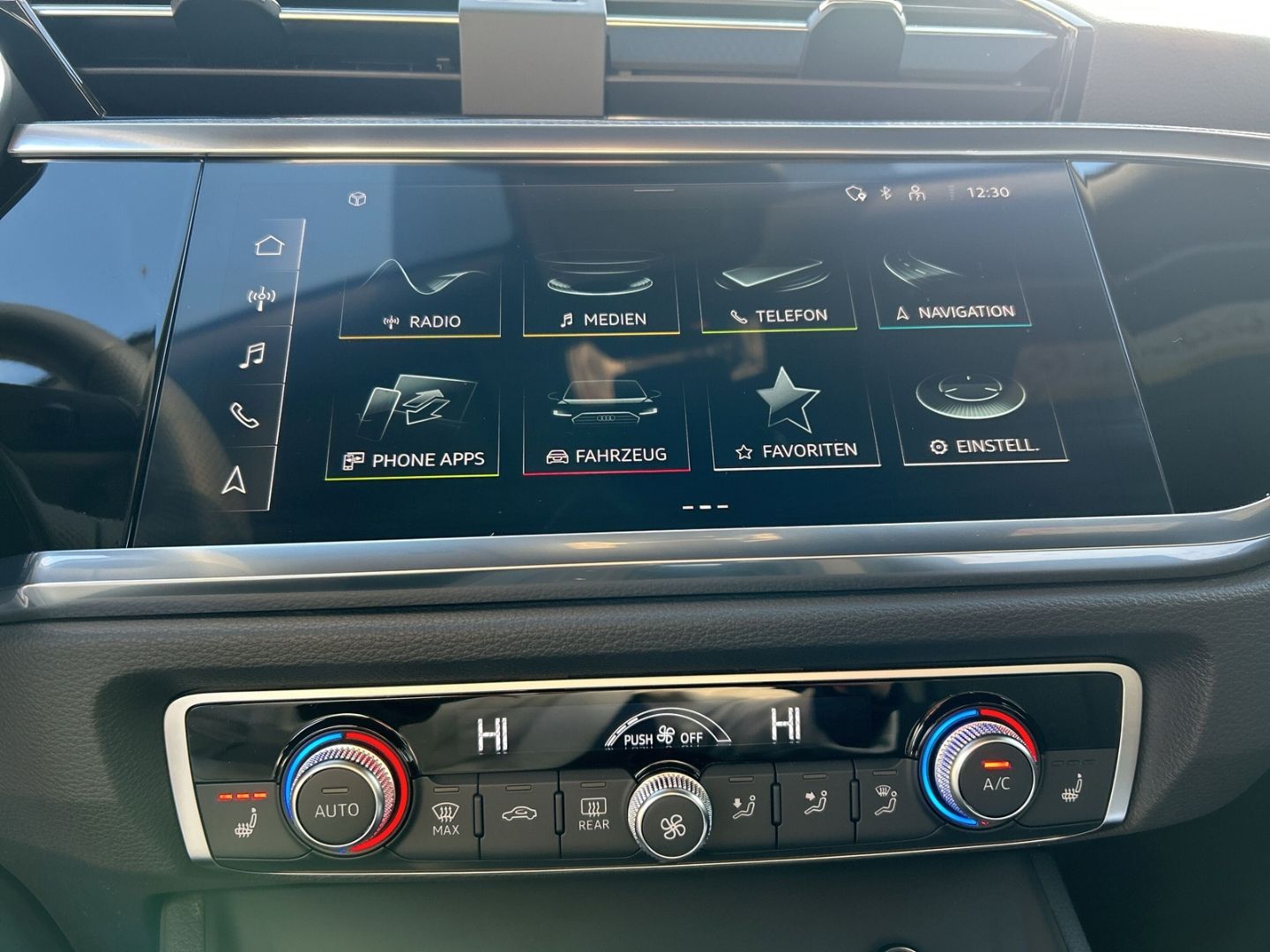 Fahrzeugabbildung Audi Q3 SPORTB. 40TFSi LED VIRTUAL,KAMRA,LEDER,APPLE