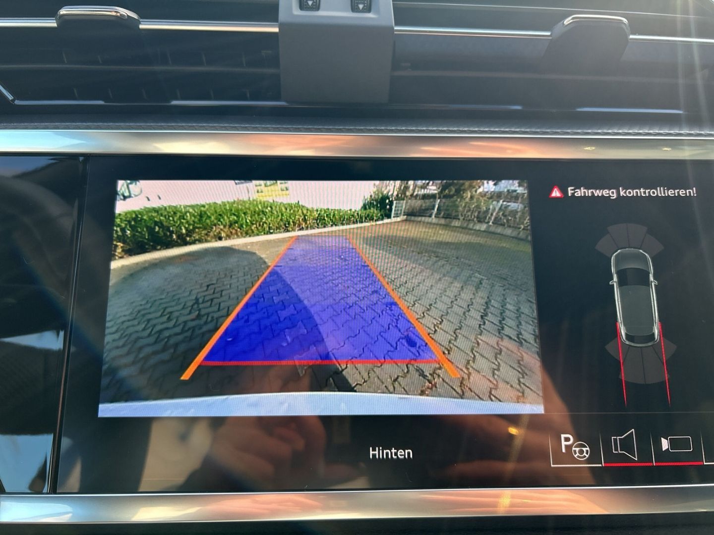 Fahrzeugabbildung Audi Q3 SPORTB. 40TFSi LED VIRTUAL,KAMRA,LEDER,APPLE
