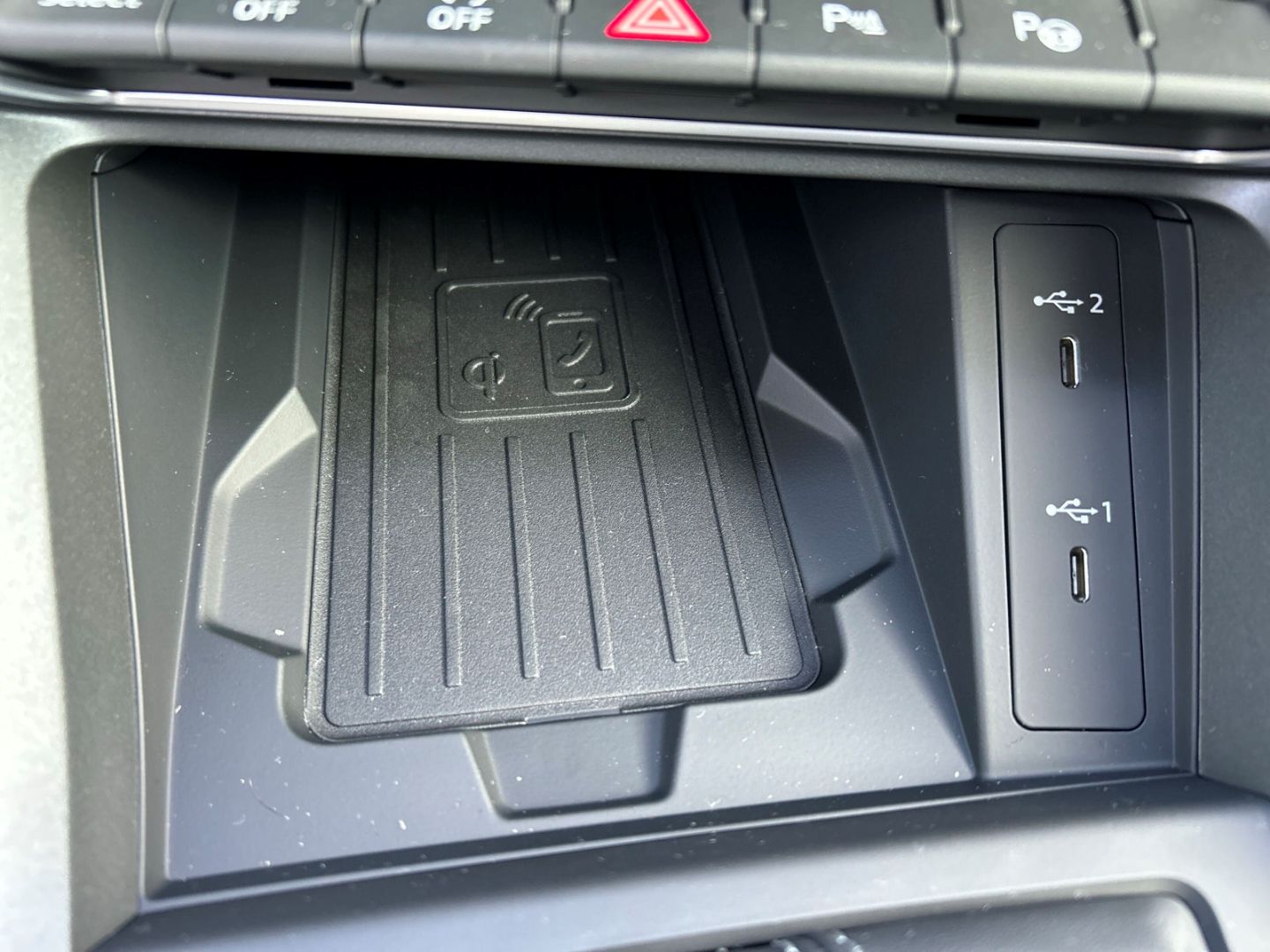 Fahrzeugabbildung Audi Q3 SPORTB. 40TFSi LED VIRTUAL,KAMRA,LEDER,APPLE