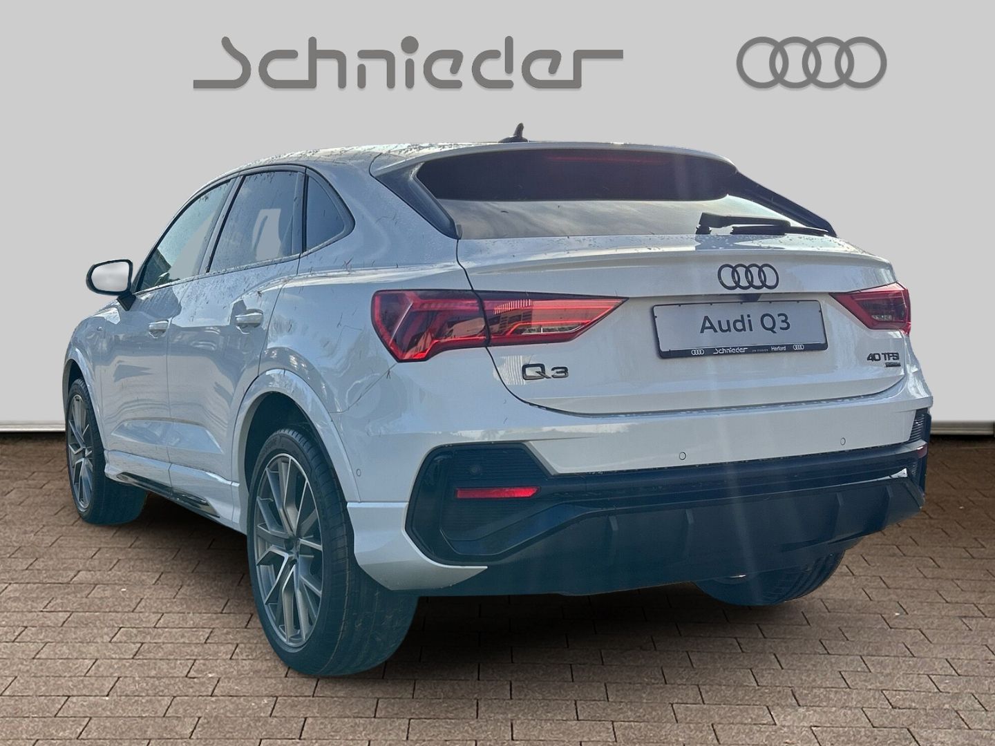 Fahrzeugabbildung Audi Q3 SPORTB. 40TFSi LED VIRTUAL,KAMRA,LEDER,APPLE