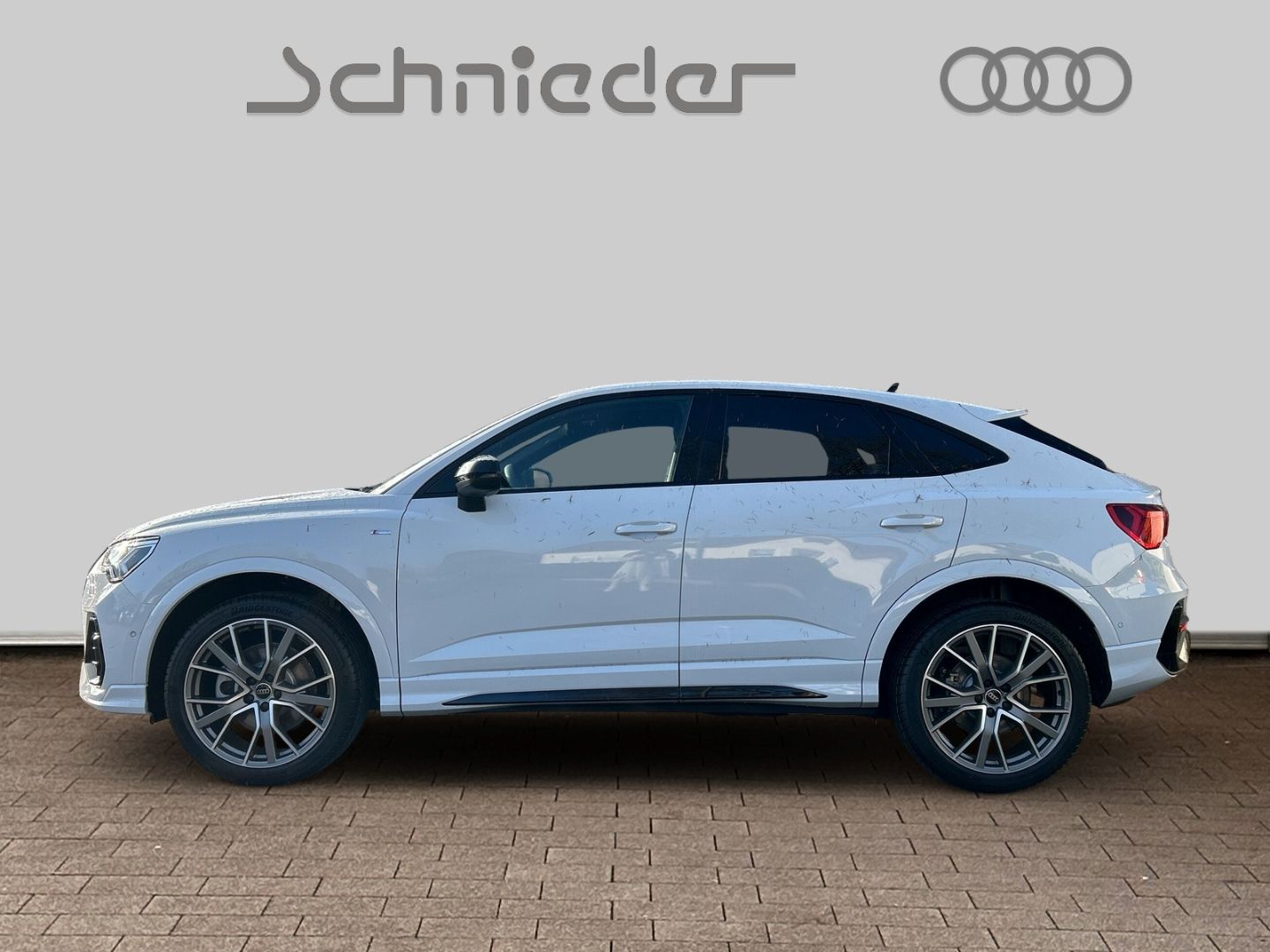 Fahrzeugabbildung Audi Q3 SPORTB. 40TFSi LED VIRTUAL,KAMRA,LEDER,APPLE
