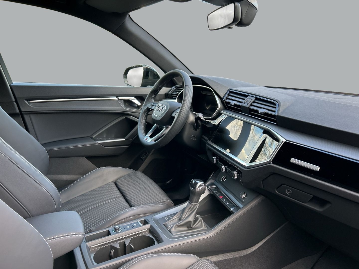 Fahrzeugabbildung Audi Q3 35TFSI SLINE LED,AHK,VIRTUEL,SHZ,PDC,NAVI