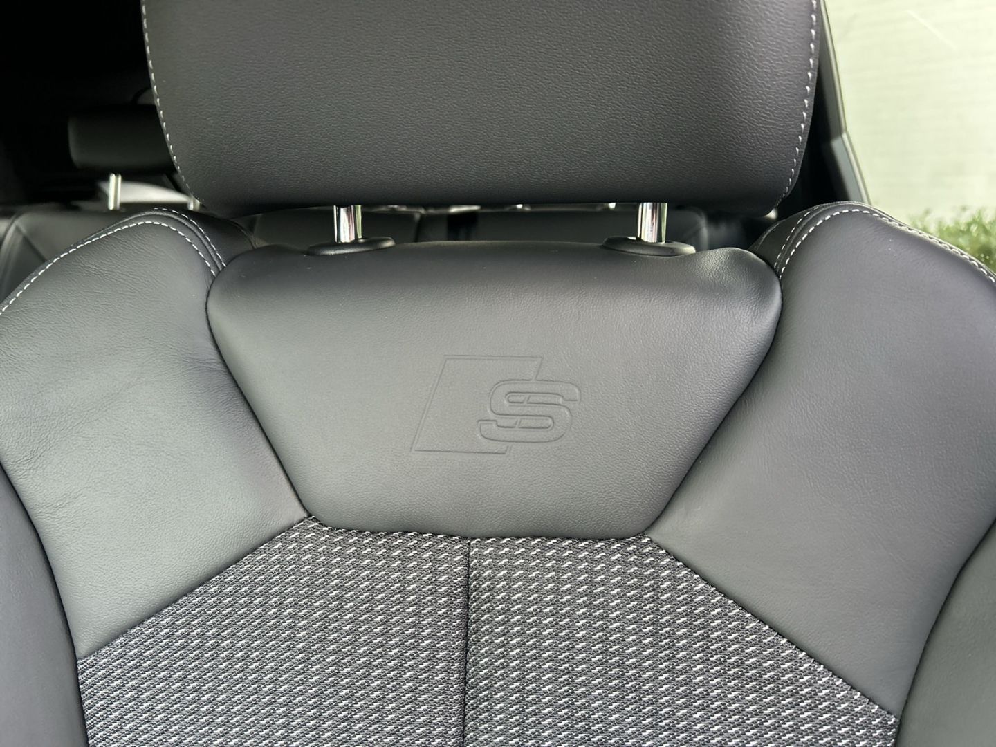 Fahrzeugabbildung Audi Q3 35TFSI SLINE LED,AHK,VIRTUEL,SHZ,PDC,NAVI