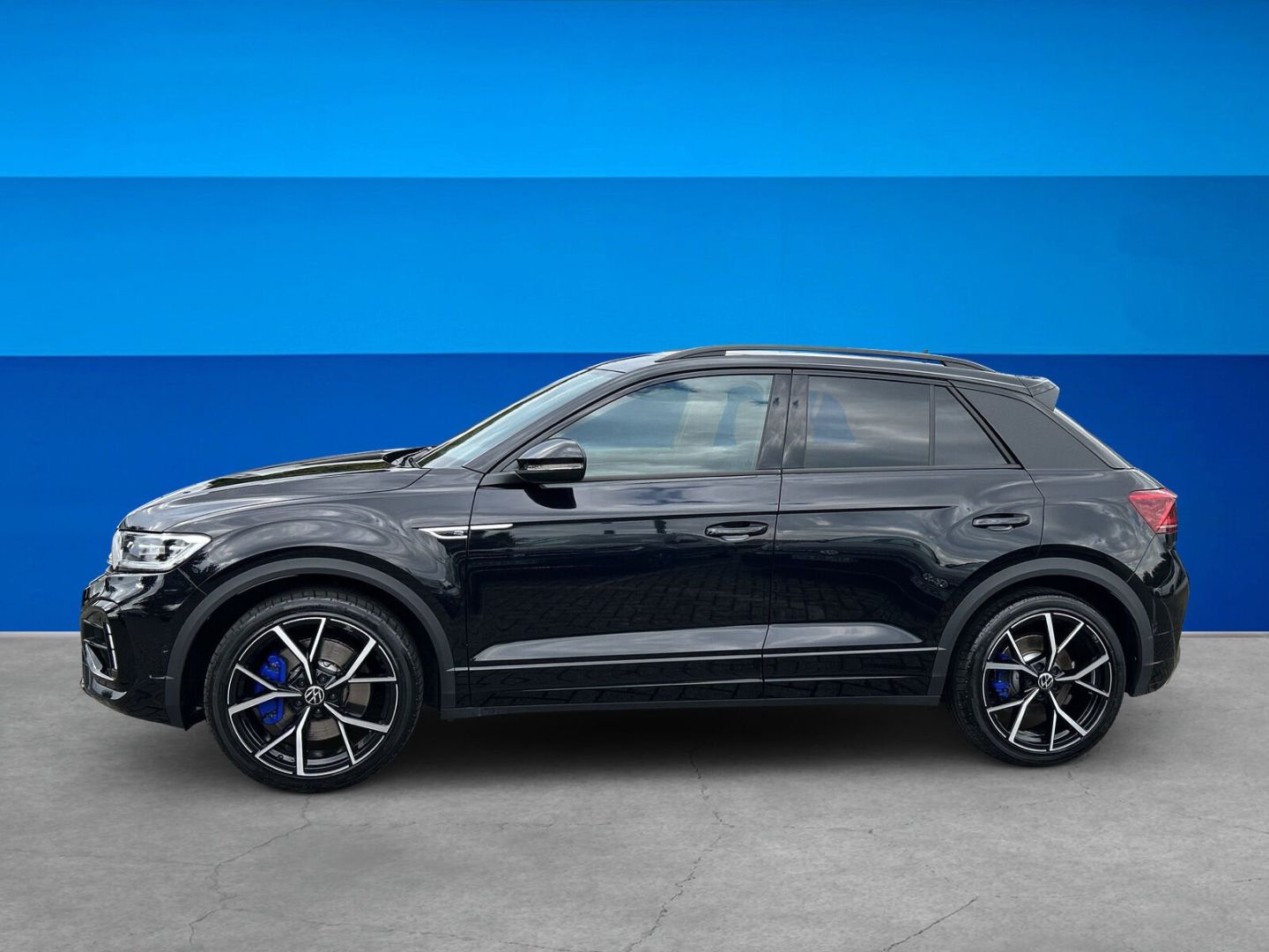 Fahrzeug 4 Fahrzeugabbildung Volkswagen T-Roc 2.0 TSI R 4Motion Navi Digitales Cockpit L - mit KI generiert/bearbeitet