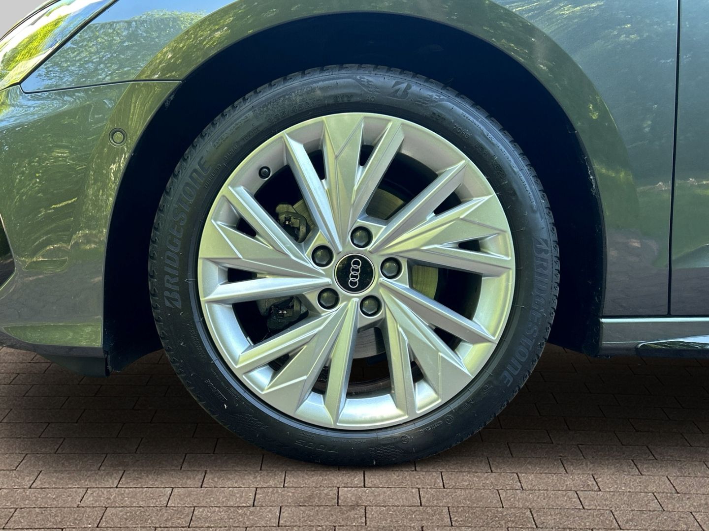 Fahrzeugabbildung Audi A3 Sportback 35 TFSI tronic S line Optikpaket sc