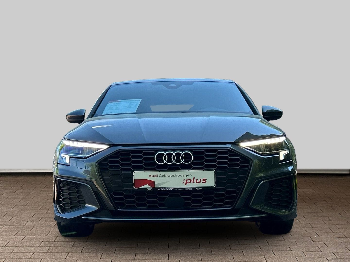 Fahrzeugabbildung Audi A3 Sportback 35 TFSI tronic S line Optikpaket sc
