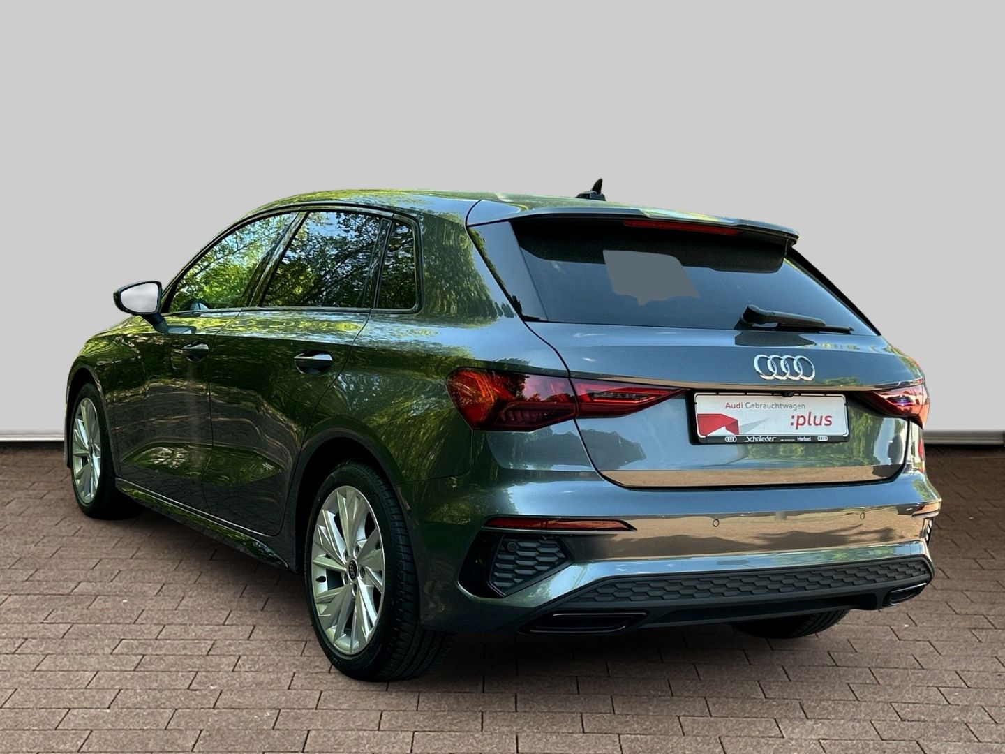 Fahrzeugabbildung Audi A3 Sportback 35 TFSI tronic S line Optikpaket sc