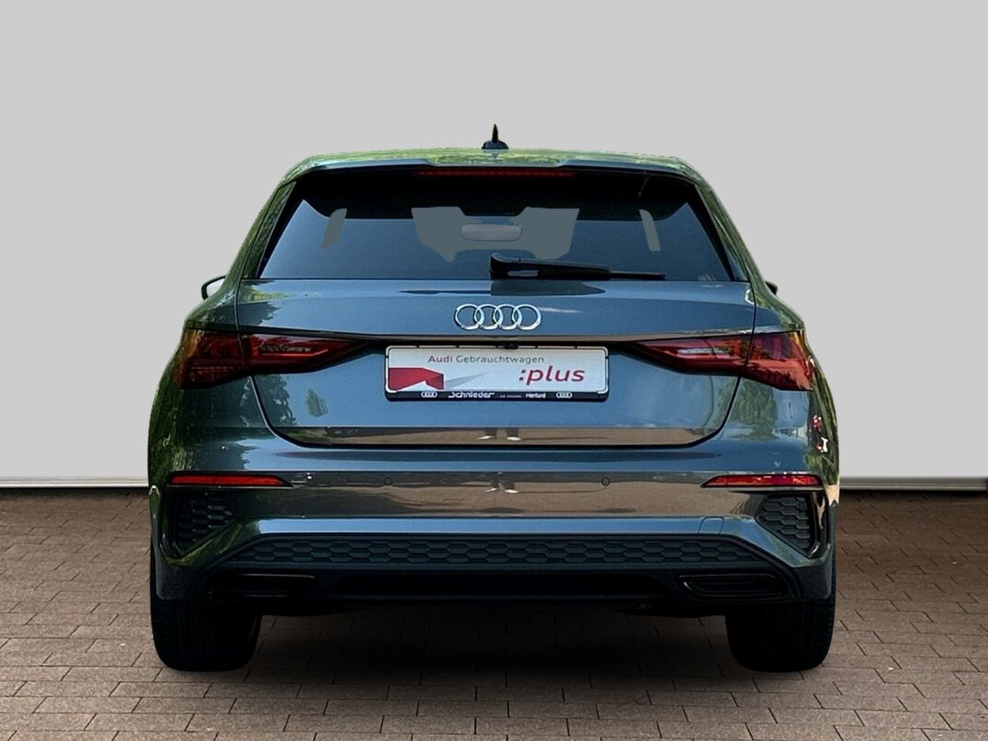 Fahrzeugabbildung Audi A3 Sportback 35 TFSI tronic S line Optikpaket sc