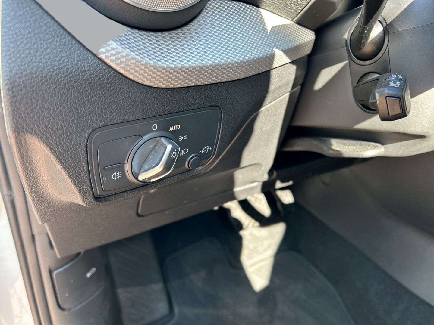 Fahrzeugabbildung Audi Q2 1.5 TFSI SLINE LED,VIRTUAL,AHK,CARPLAY,SONOS