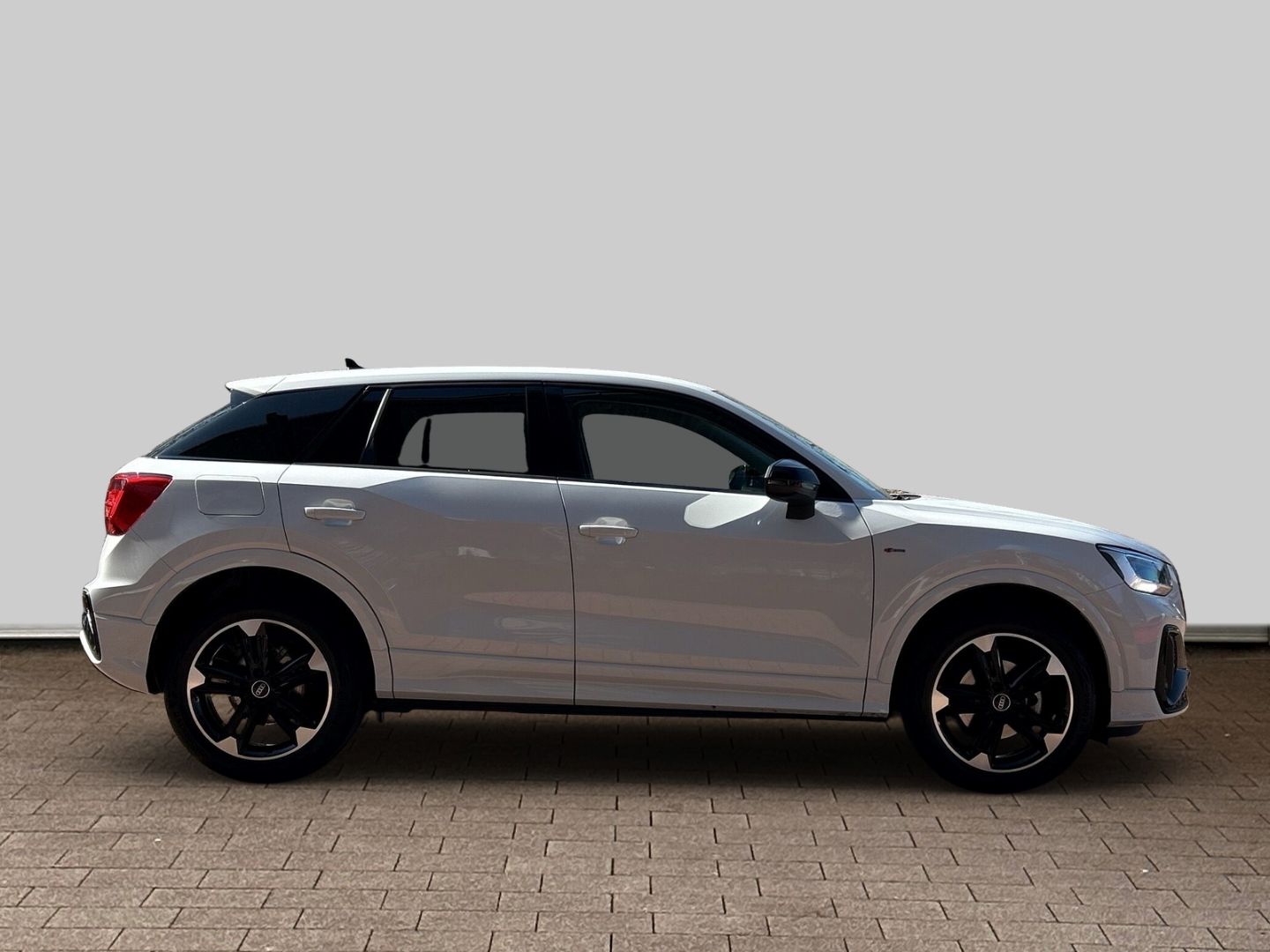 Fahrzeugabbildung Audi Q2 1.5 TFSI SLINE LED,VIRTUAL,AHK,CARPLAY,SONOS