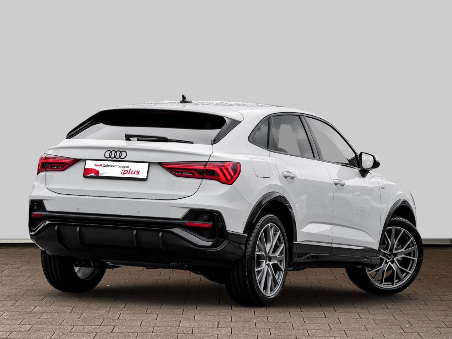 Fahrzeugabbildung Audi Q3 SPORTBACK SLINE 35 TFSI PANO, MATRIX, AHK LED