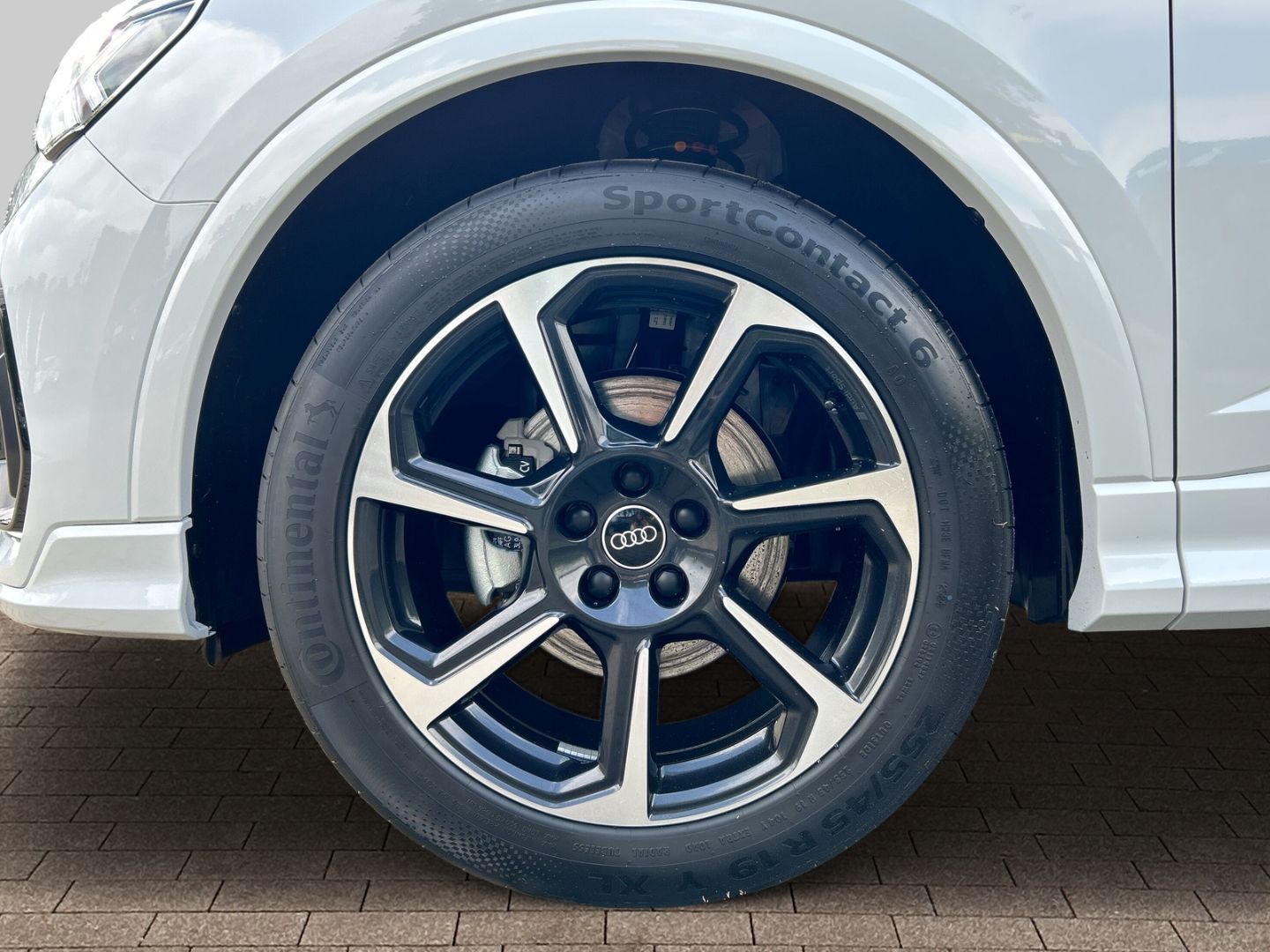 Fahrzeugabbildung Audi Q3 SPORTB SLINE 35 TFSI VIRTUAL,LED,APPLE,19ZOLL