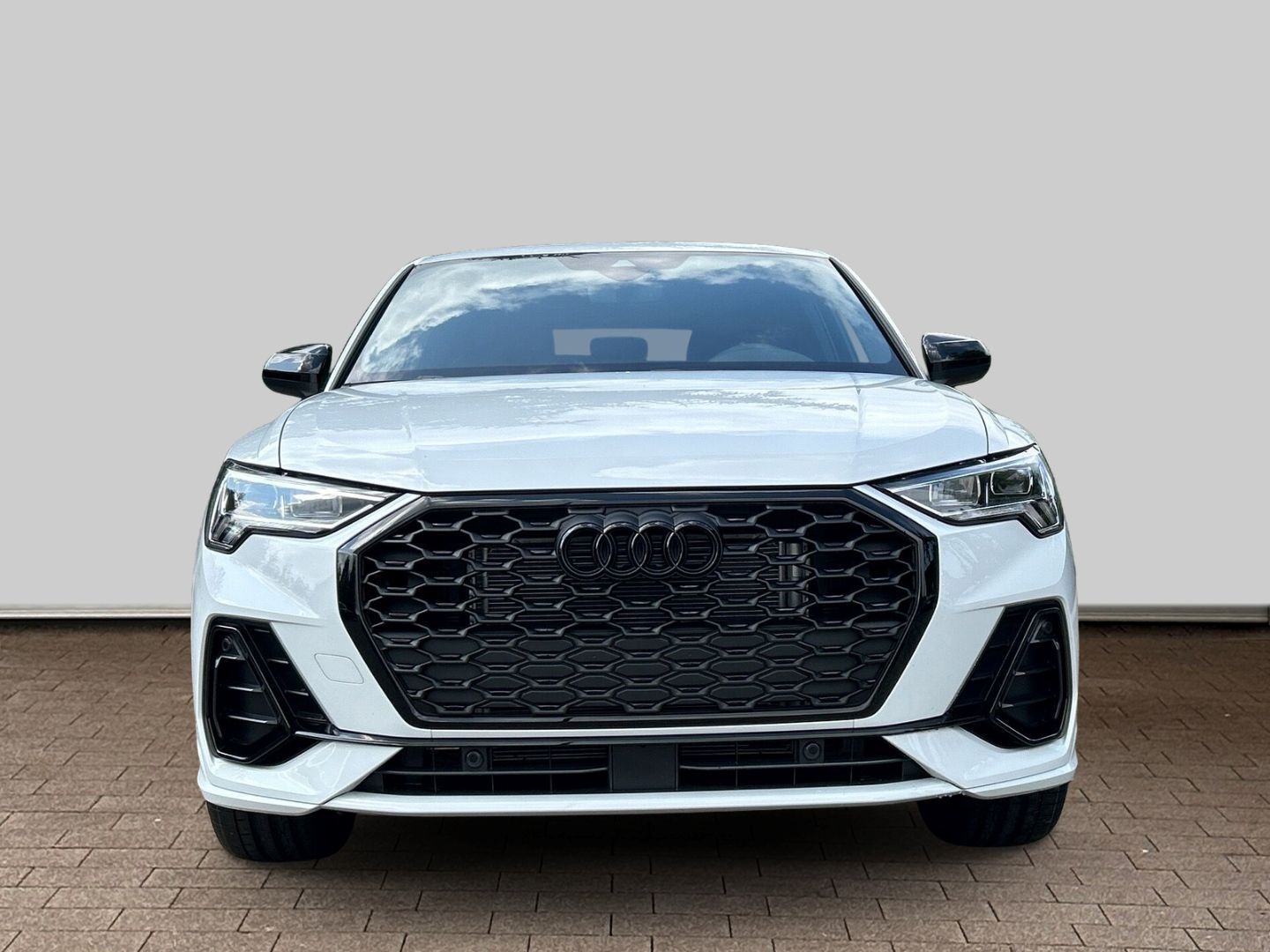 Fahrzeugabbildung Audi Q3 SPORTB SLINE 35 TFSI VIRTUAL,LED,APPLE,19ZOLL