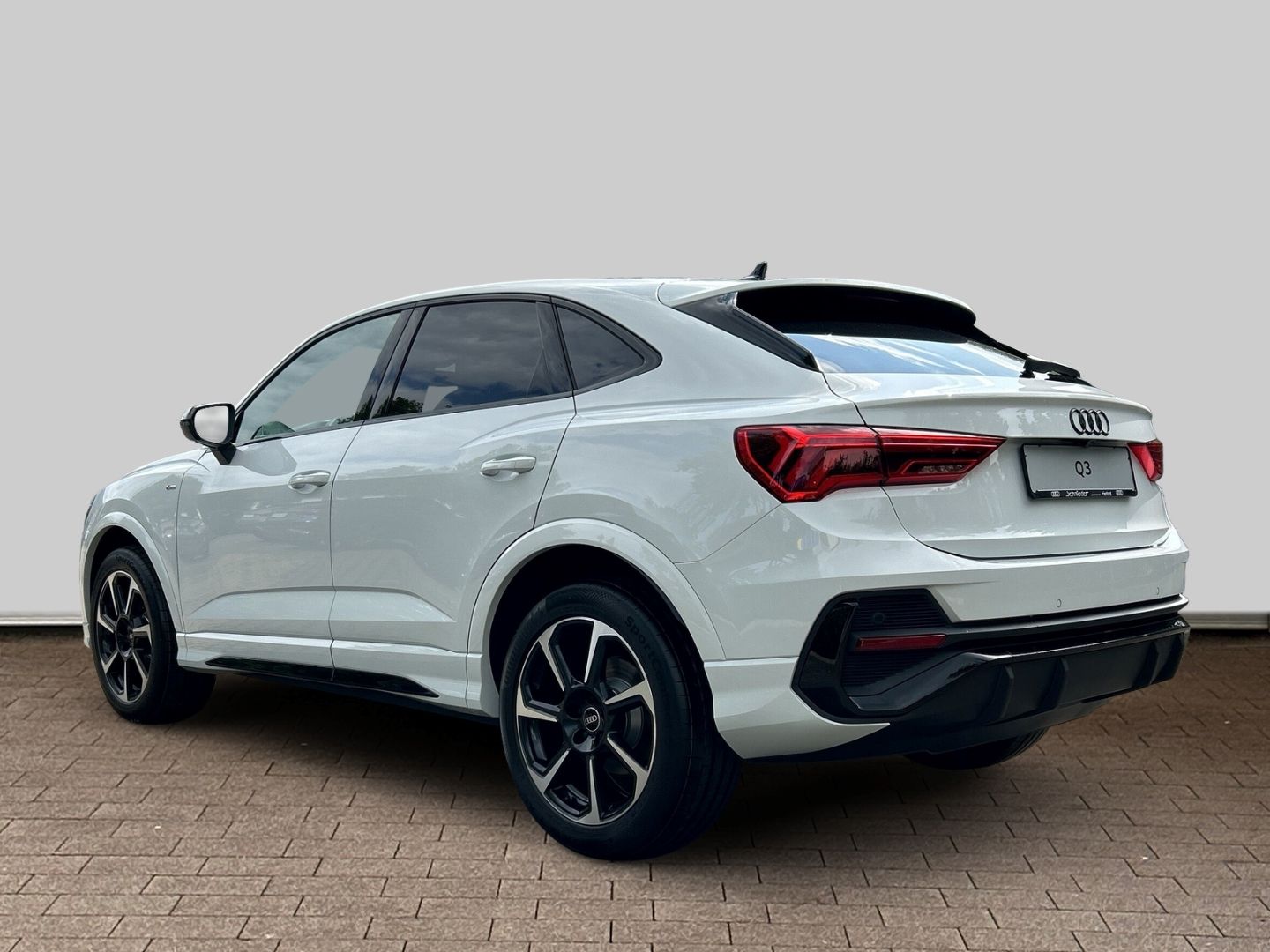 Fahrzeugabbildung Audi Q3 SPORTB SLINE 35 TFSI VIRTUAL,LED,APPLE,19ZOLL