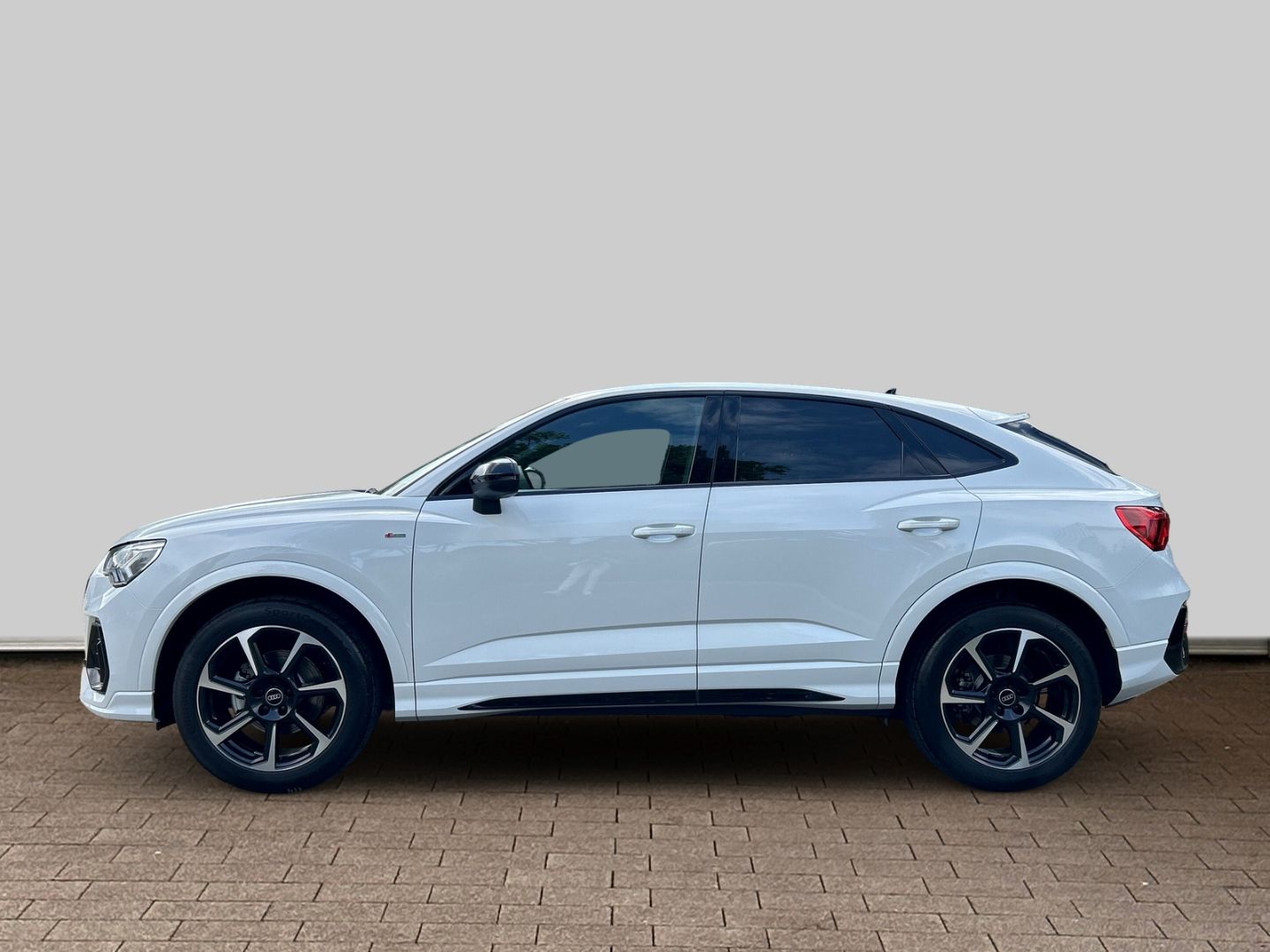 Fahrzeugabbildung Audi Q3 SPORTB SLINE 35 TFSI VIRTUAL,LED,APPLE,19ZOLL