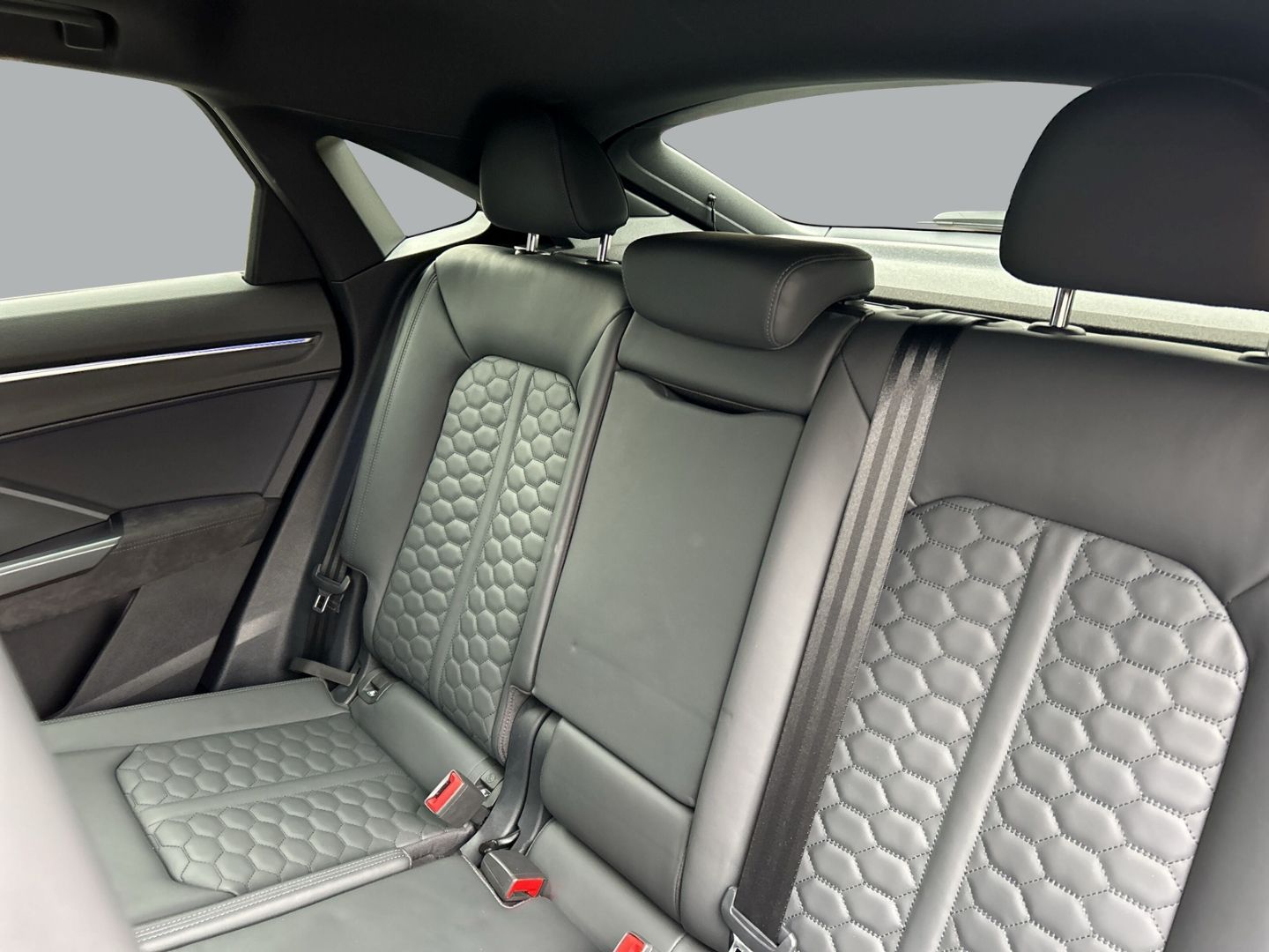 Fahrzeugabbildung Audi RS Q3 SPORTB. MATRIX,AHK,PANO,SONOS,SPORTABGAS