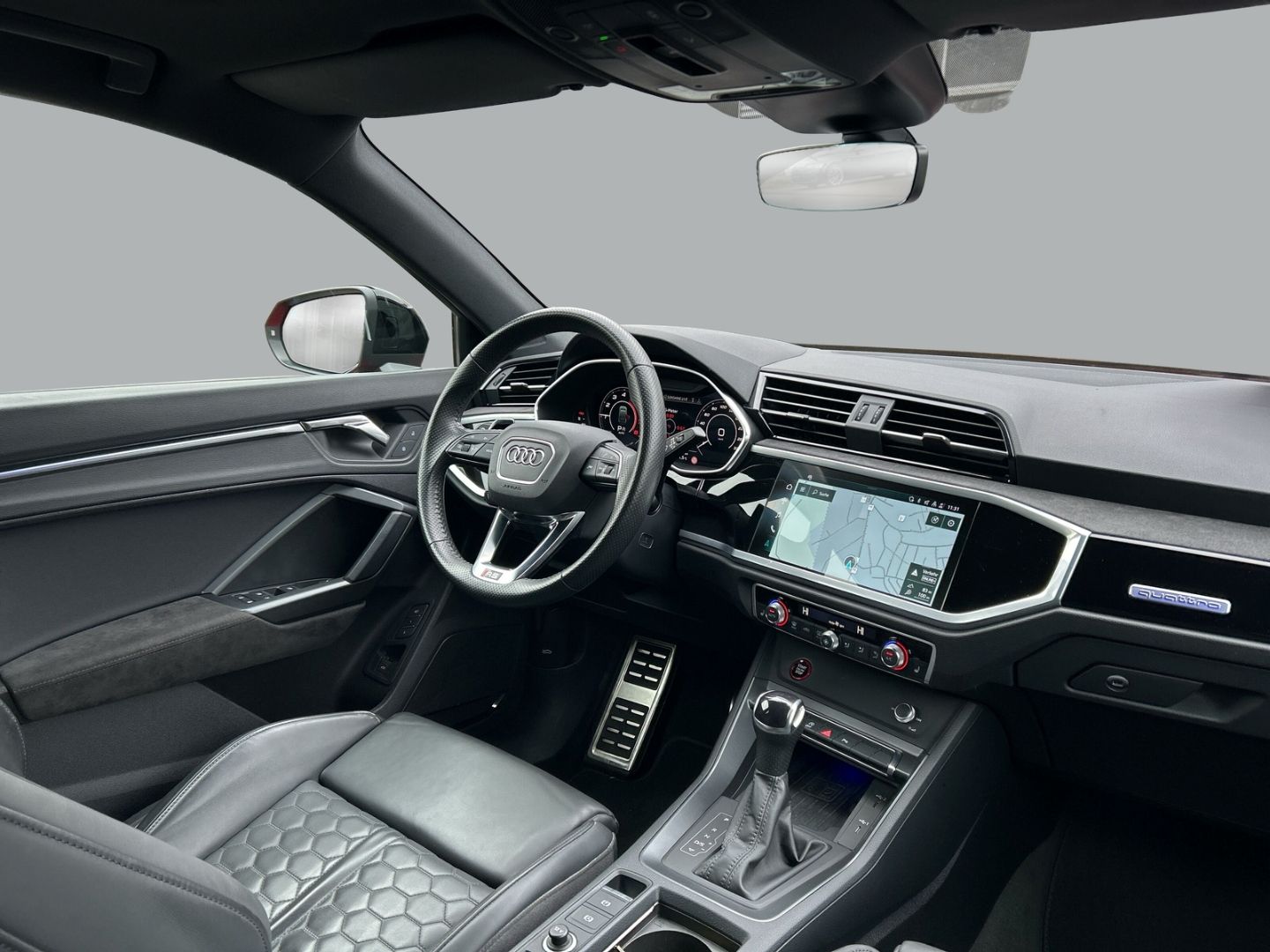 Fahrzeugabbildung Audi RS Q3 SPORTB. MATRIX,AHK,PANO,SONOS,SPORTABGAS