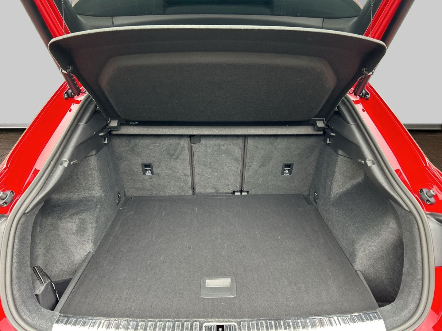 Fahrzeugabbildung Audi RS Q3 SPORTB. MATRIX,AHK,PANO,SONOS,SPORTABGAS