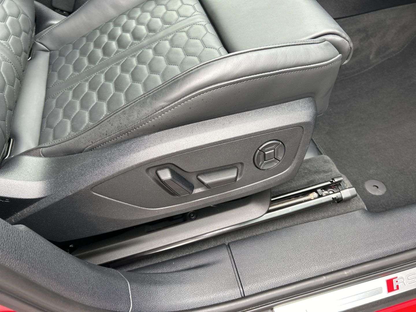 Fahrzeugabbildung Audi RS Q3 SPORTB. MATRIX,AHK,PANO,SONOS,SPORTABGAS