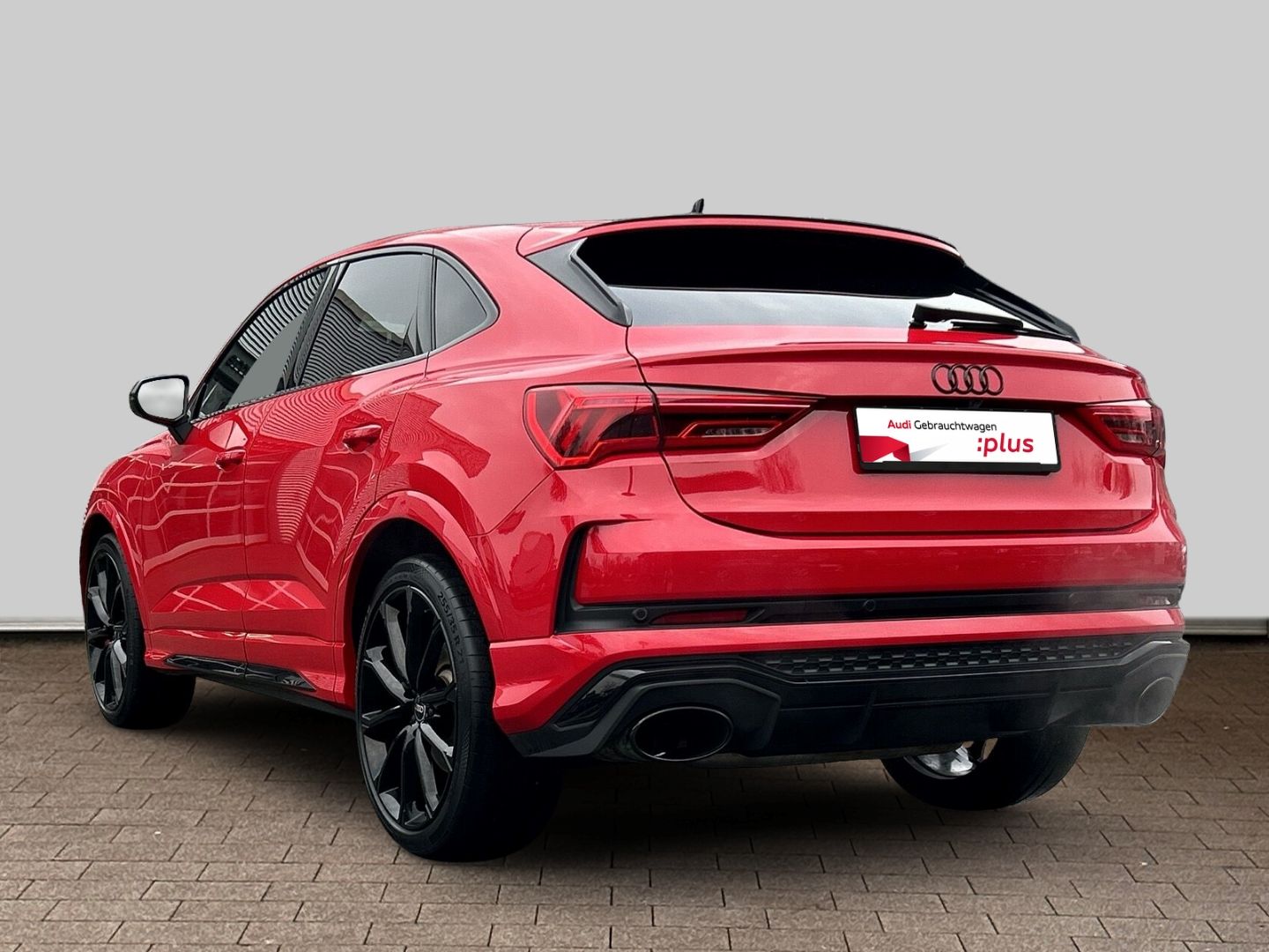 Fahrzeugabbildung Audi RS Q3 SPORTB. MATRIX,AHK,PANO,SONOS,SPORTABGAS