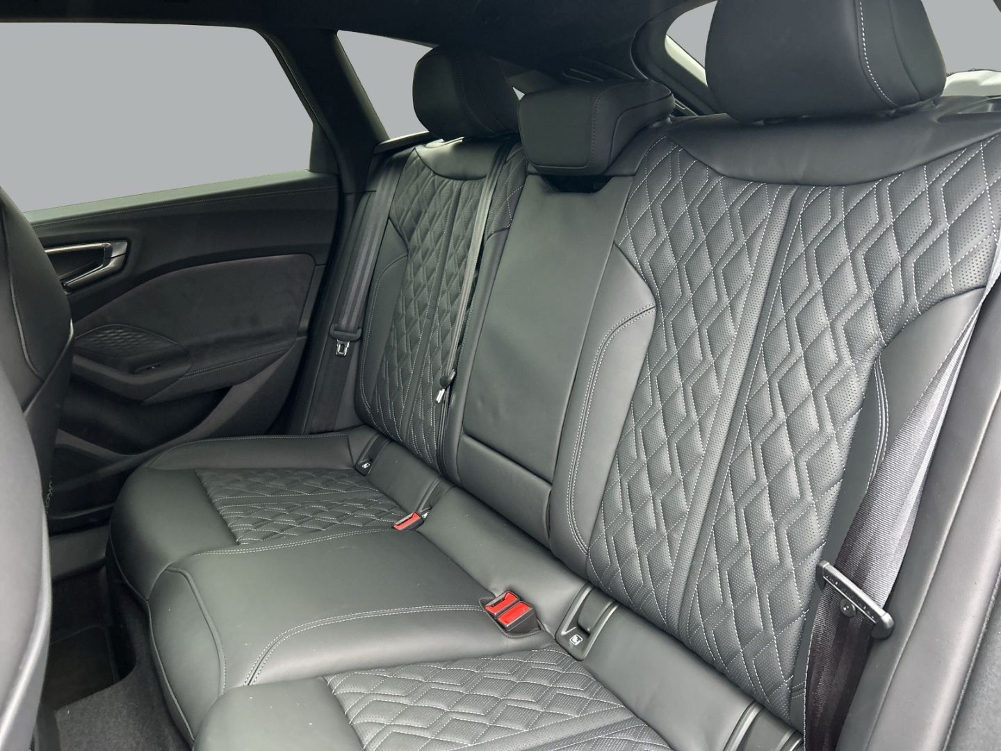 Fahrzeugabbildung Audi S5 AVANT TFSI  HEADUP,LED,MEMORY,CARPLAY,NAVI