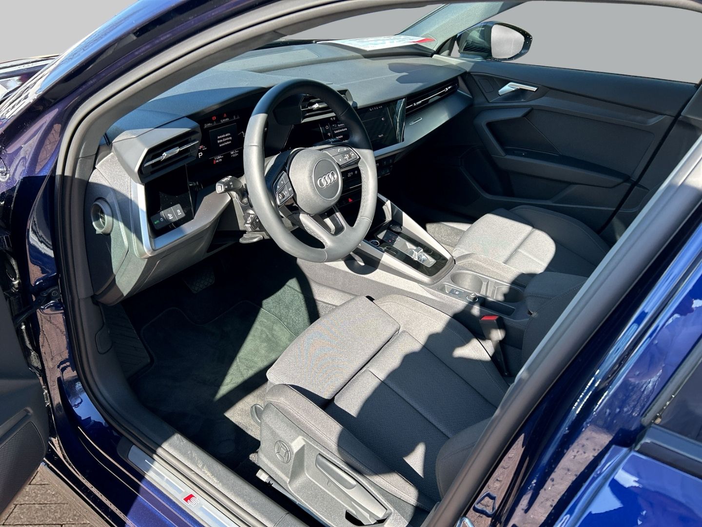 Fahrzeugabbildung Audi A3 SPORTBACK 30 TDI S LINE LED,ACC,AHK,VIRTUAL