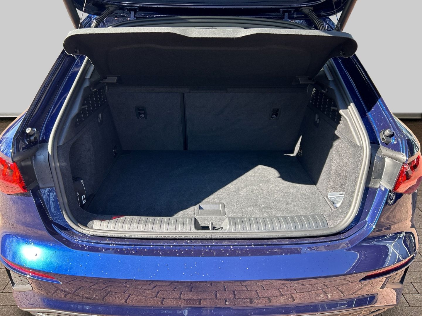 Fahrzeugabbildung Audi A3 SPORTBACK 30 TDI S LINE LED,ACC,AHK,VIRTUAL