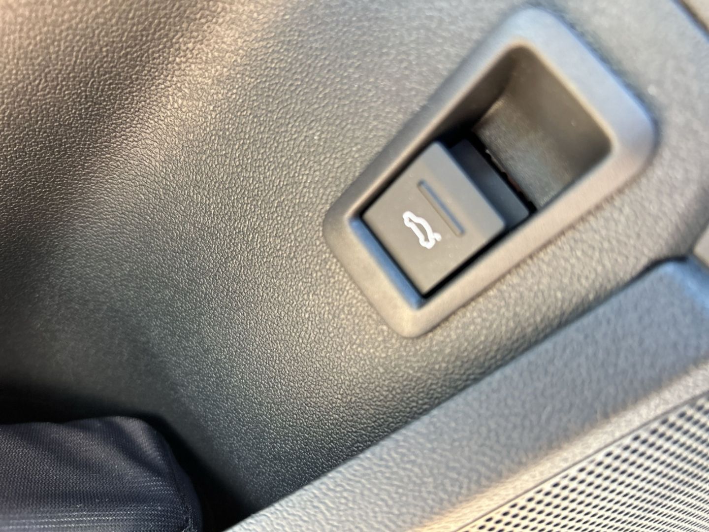 Fahrzeugabbildung Audi A3 SPORTBACK 30 TDI S LINE LED,ACC,AHK,VIRTUAL