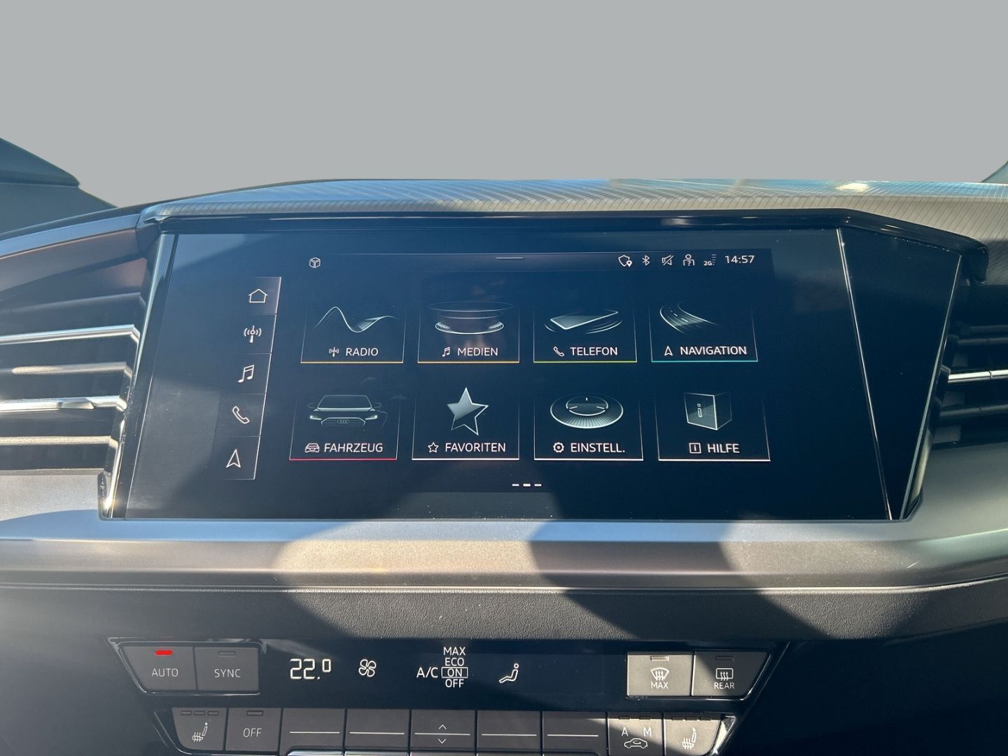 Fahrzeugabbildung Audi Q4 basis 40 MMI NAVI LED Sportpaket El. Panodach