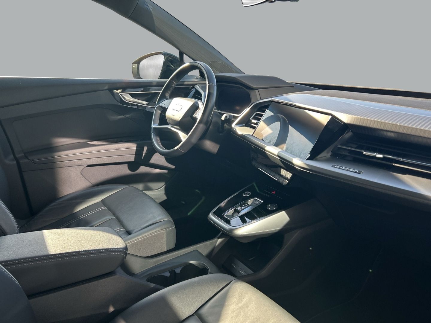 Fahrzeugabbildung Audi Q4 basis 40 MMI NAVI LED Sportpaket El. Panodach
