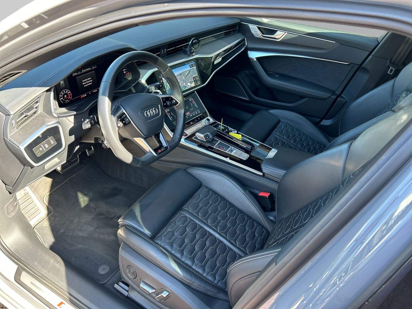 Fahrzeugabbildung Audi RS6 LASER LED,HUD,PANO,STHZ,DYNAMIKPAKET,KERAMIK