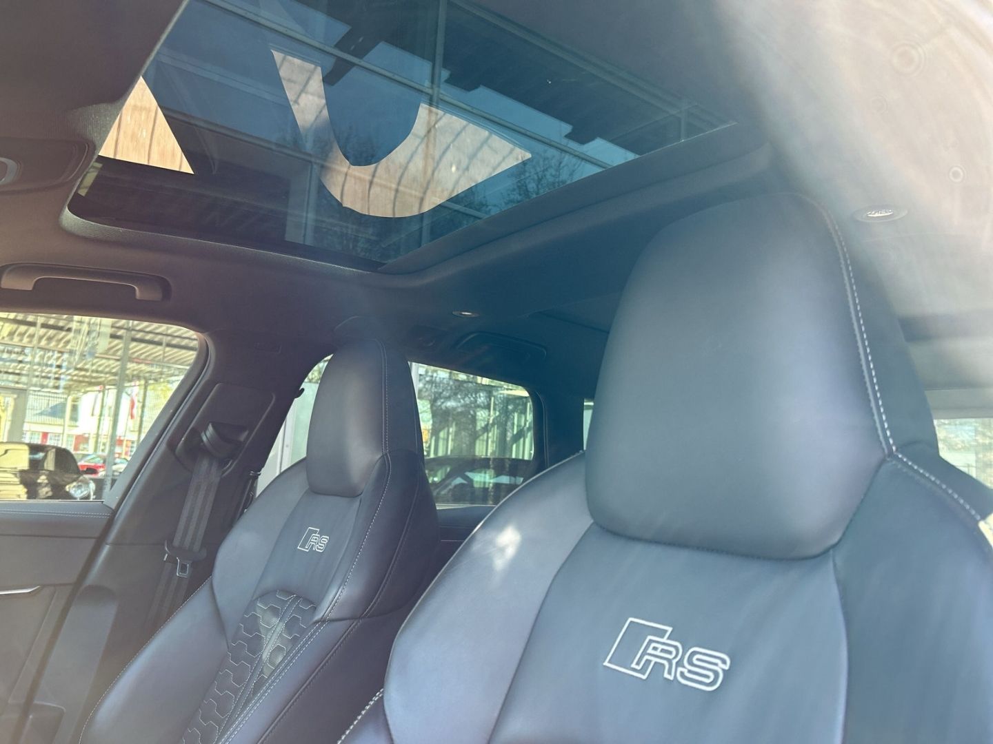 Fahrzeugabbildung Audi RS6 LASER LED,HUD,PANO,STHZ,DYNAMIKPAKET,KERAMIK