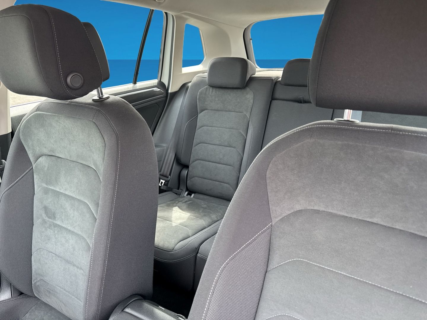 Fahrzeugabbildung Volkswagen Tiguan 1.5 TSI Highline Rear View Climatronic