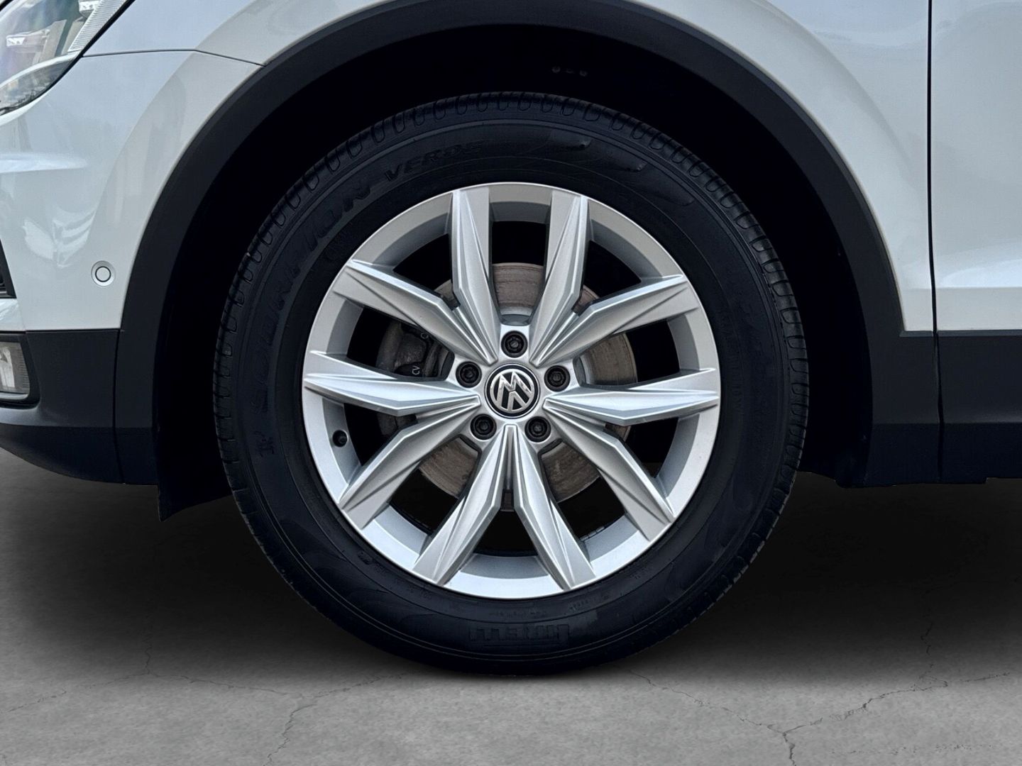 Fahrzeugabbildung Volkswagen Tiguan 1.5 TSI Highline Rear View Climatronic