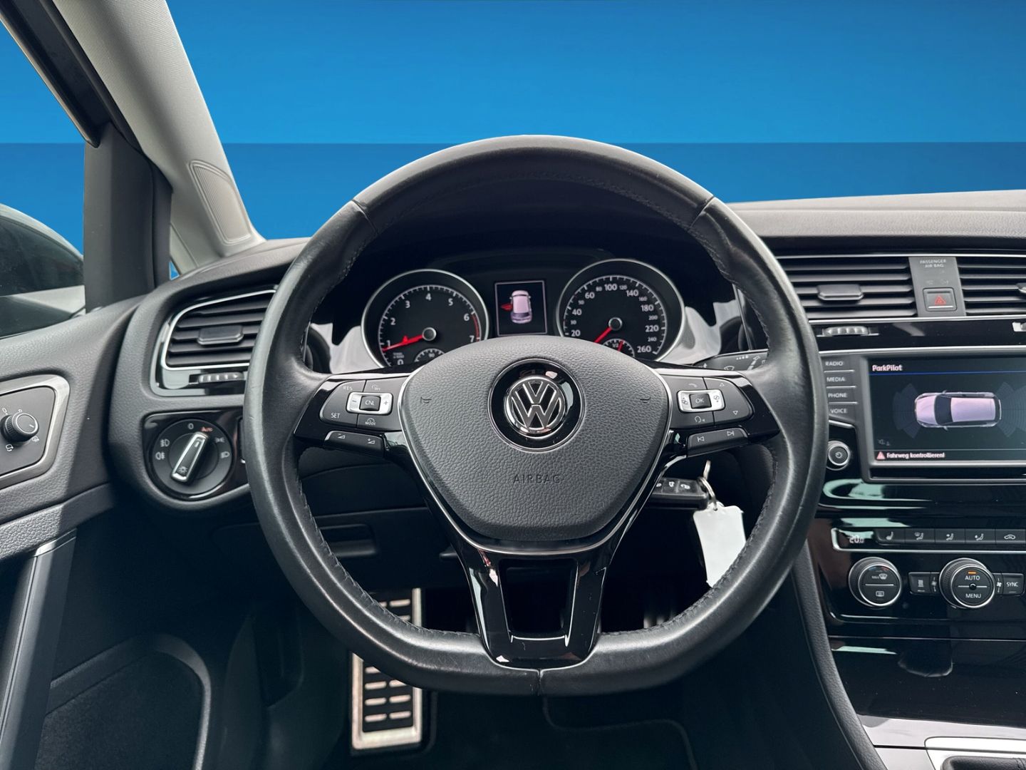 Fahrzeugabbildung Volkswagen Golf VII 1.2 TSI Allstar Navi Standheizung