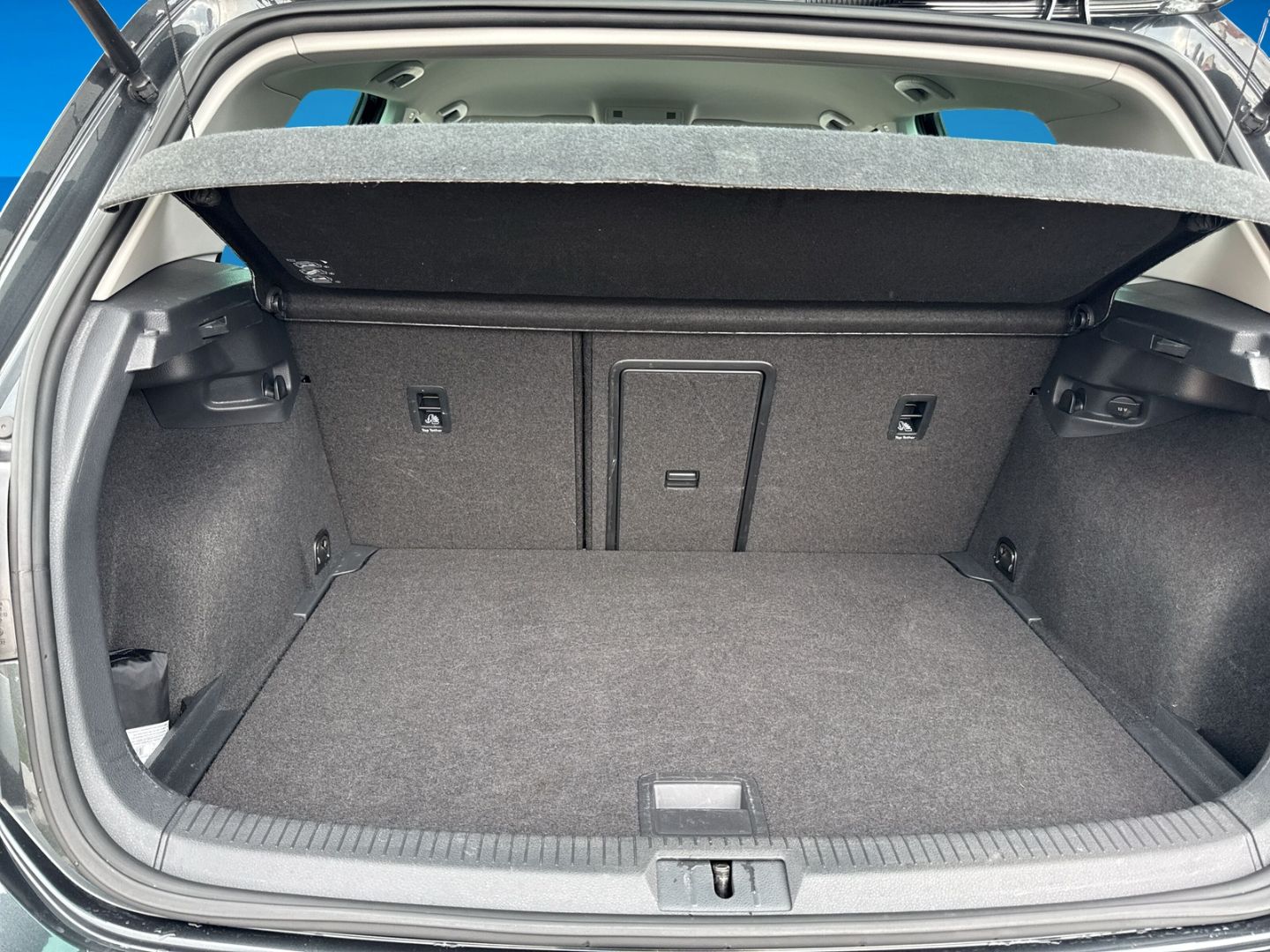 Fahrzeugabbildung Volkswagen Golf VII 1.2 TSI Allstar Navi Standheizung
