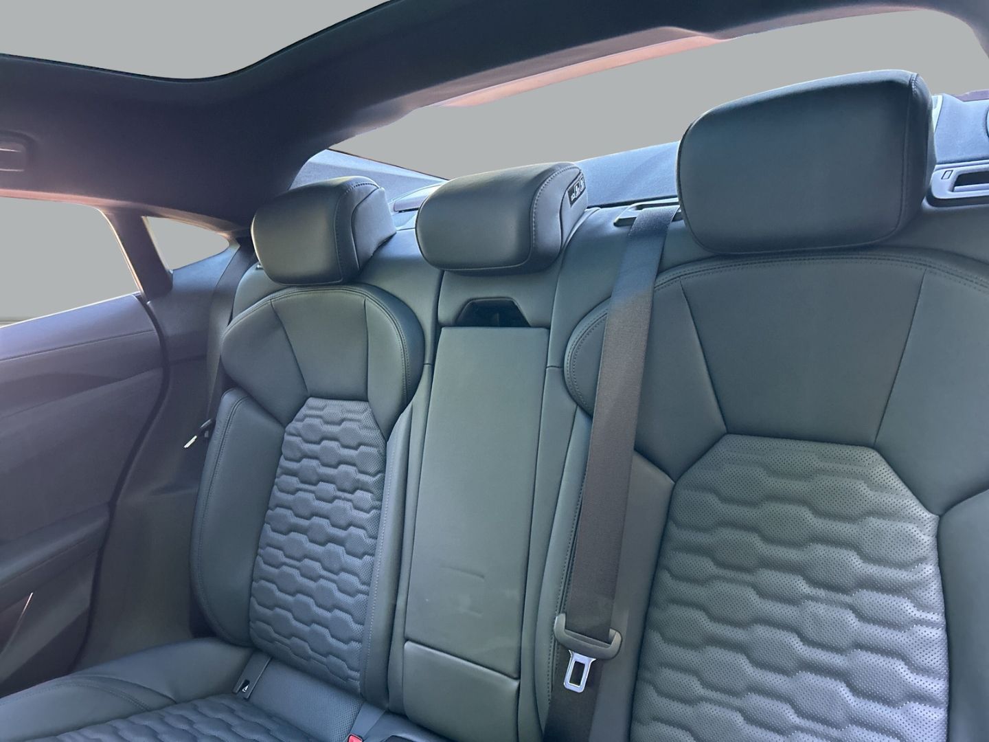 Fahrzeugabbildung Audi e-tron GT LASER+LUFT+HUD+PANO+KAMERA+B&O+DYNAMIK
