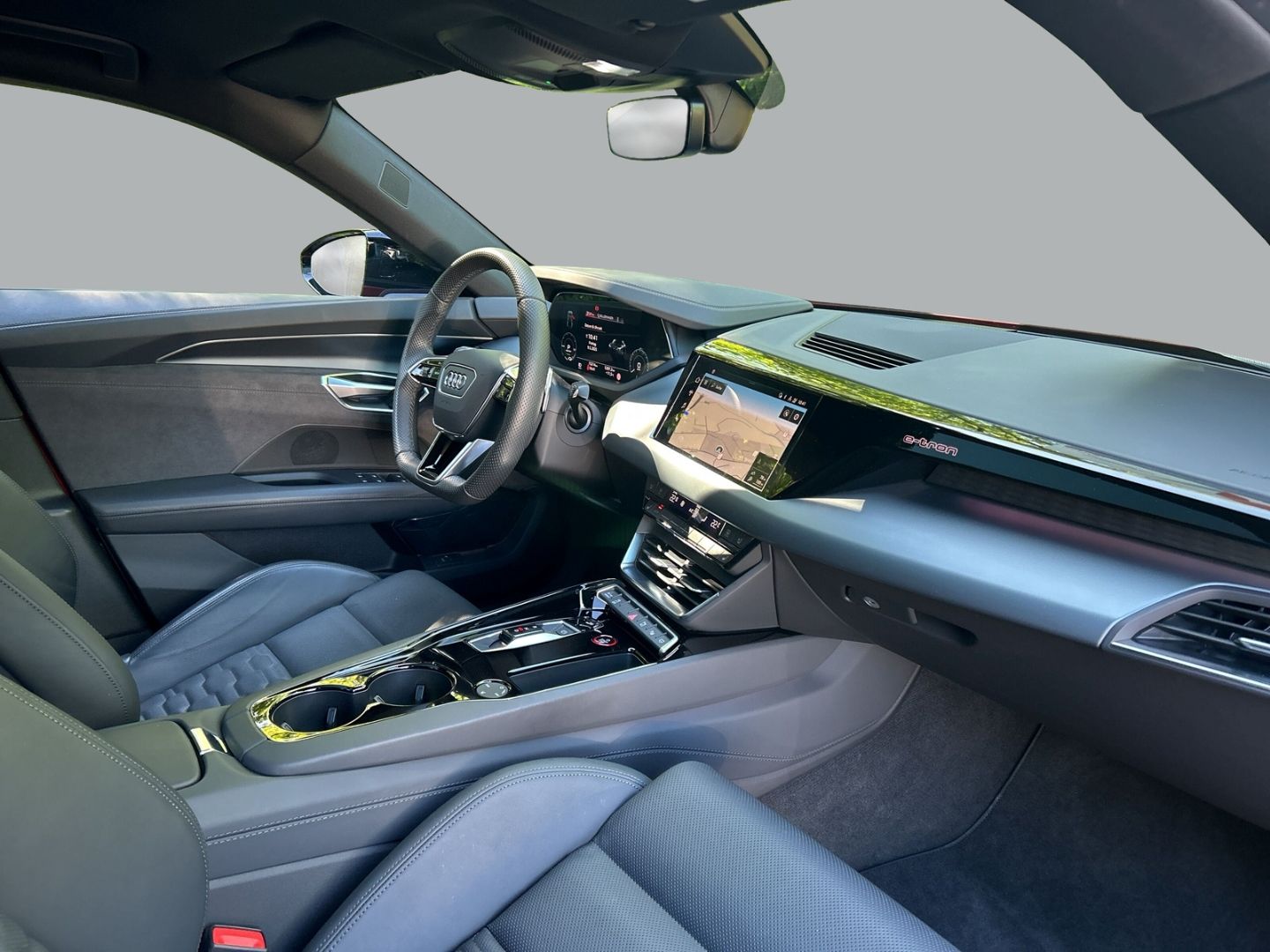 Fahrzeugabbildung Audi e-tron GT LASER+LUFT+HUD+PANO+KAMERA+B&O+DYNAMIK