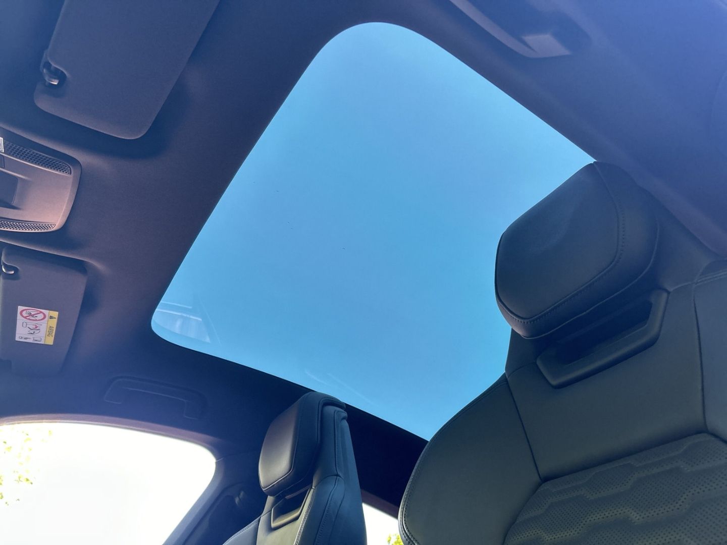Fahrzeugabbildung Audi e-tron GT LASER+LUFT+HUD+PANO+KAMERA+B&O+DYNAMIK