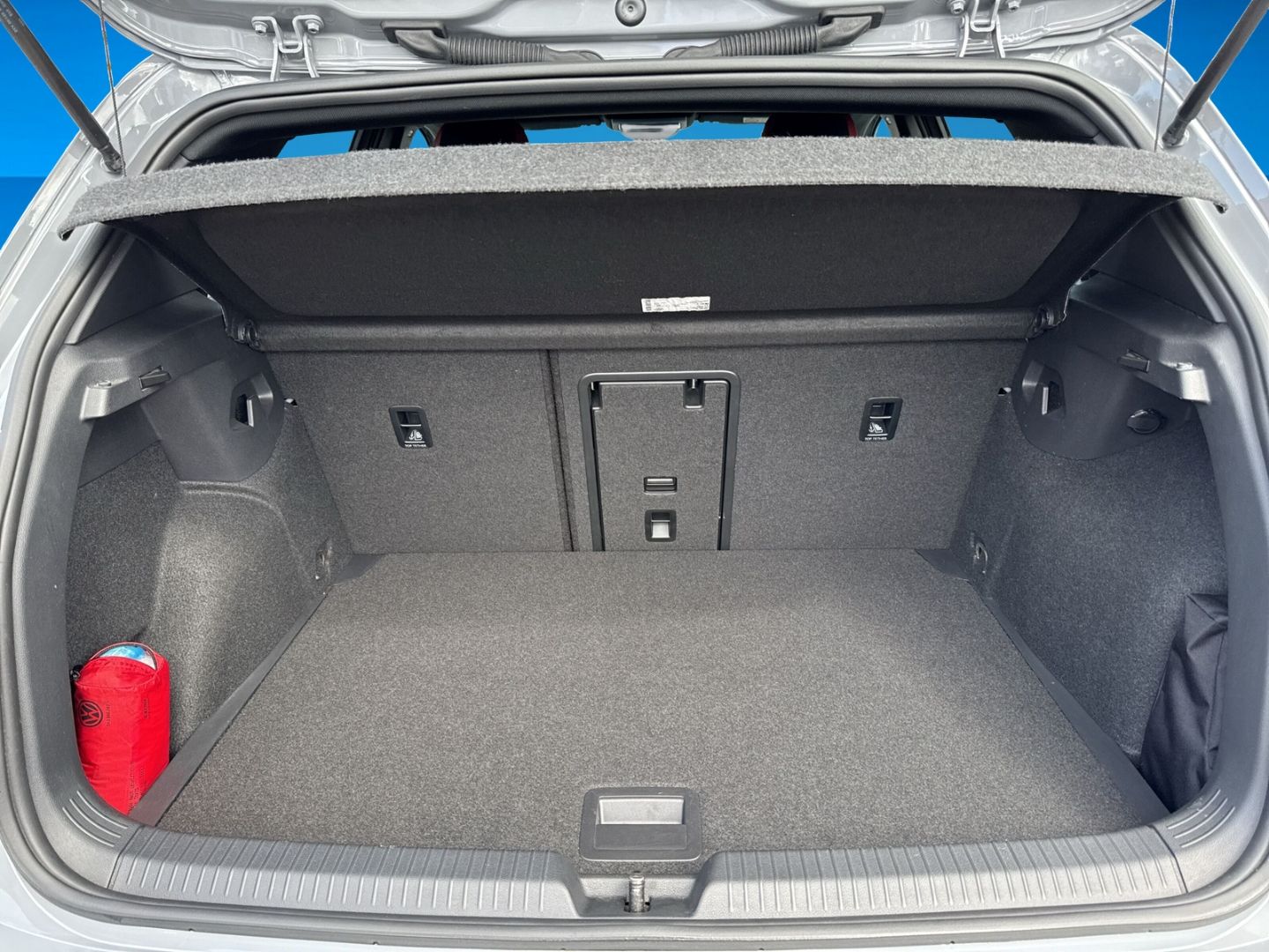Fahrzeugabbildung Volkswagen Golf 8 GTI  2.0 TSI DSG Rear View LED-Matrix