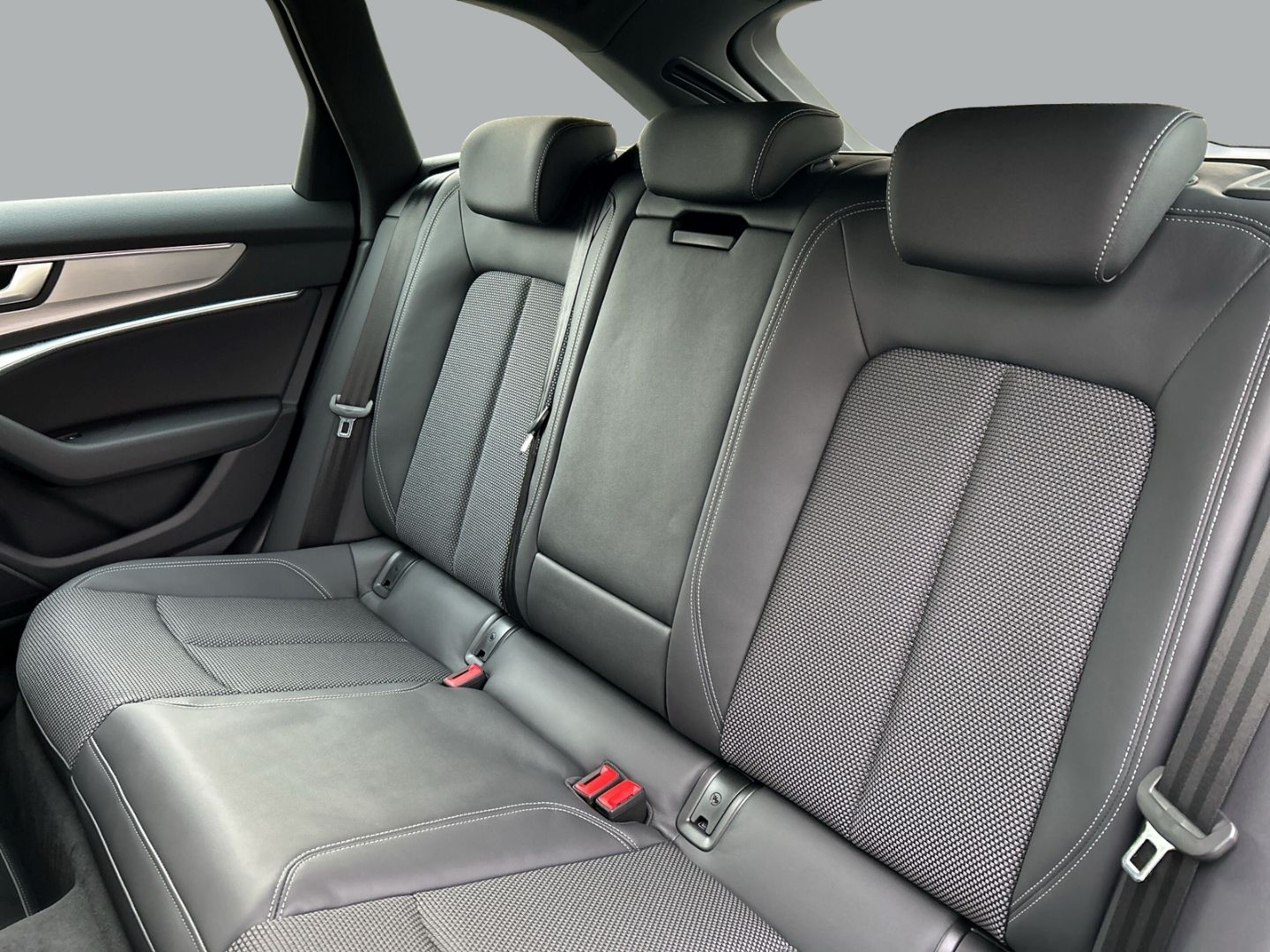 Fahrzeugabbildung Audi A6 AVANT 40TDI QUATTRO,SLINE,MATRIX,AHK,VIRTUAL