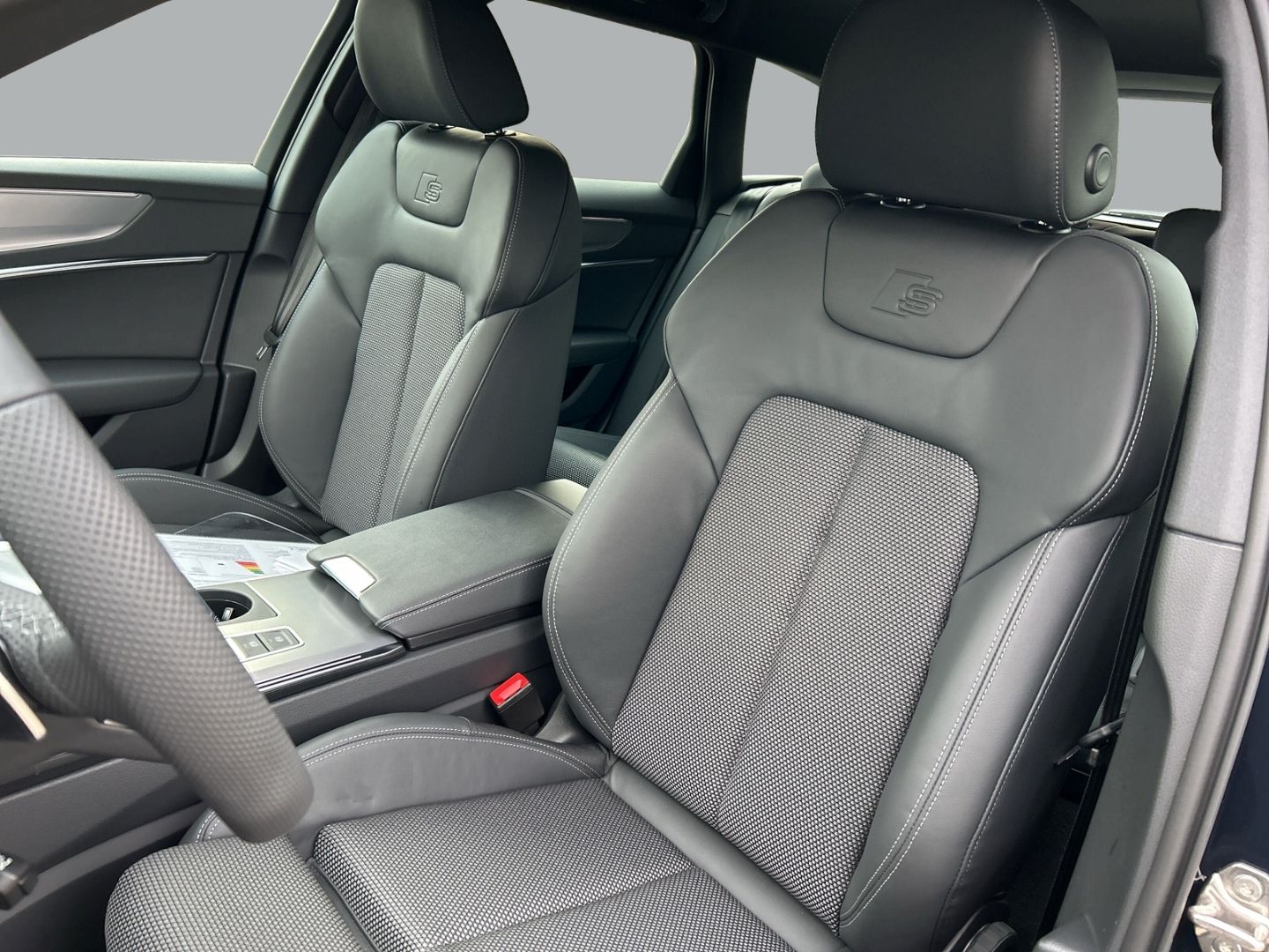 Fahrzeugabbildung Audi A6 AVANT 40TDI QUATTRO,SLINE,MATRIX,AHK,VIRTUAL