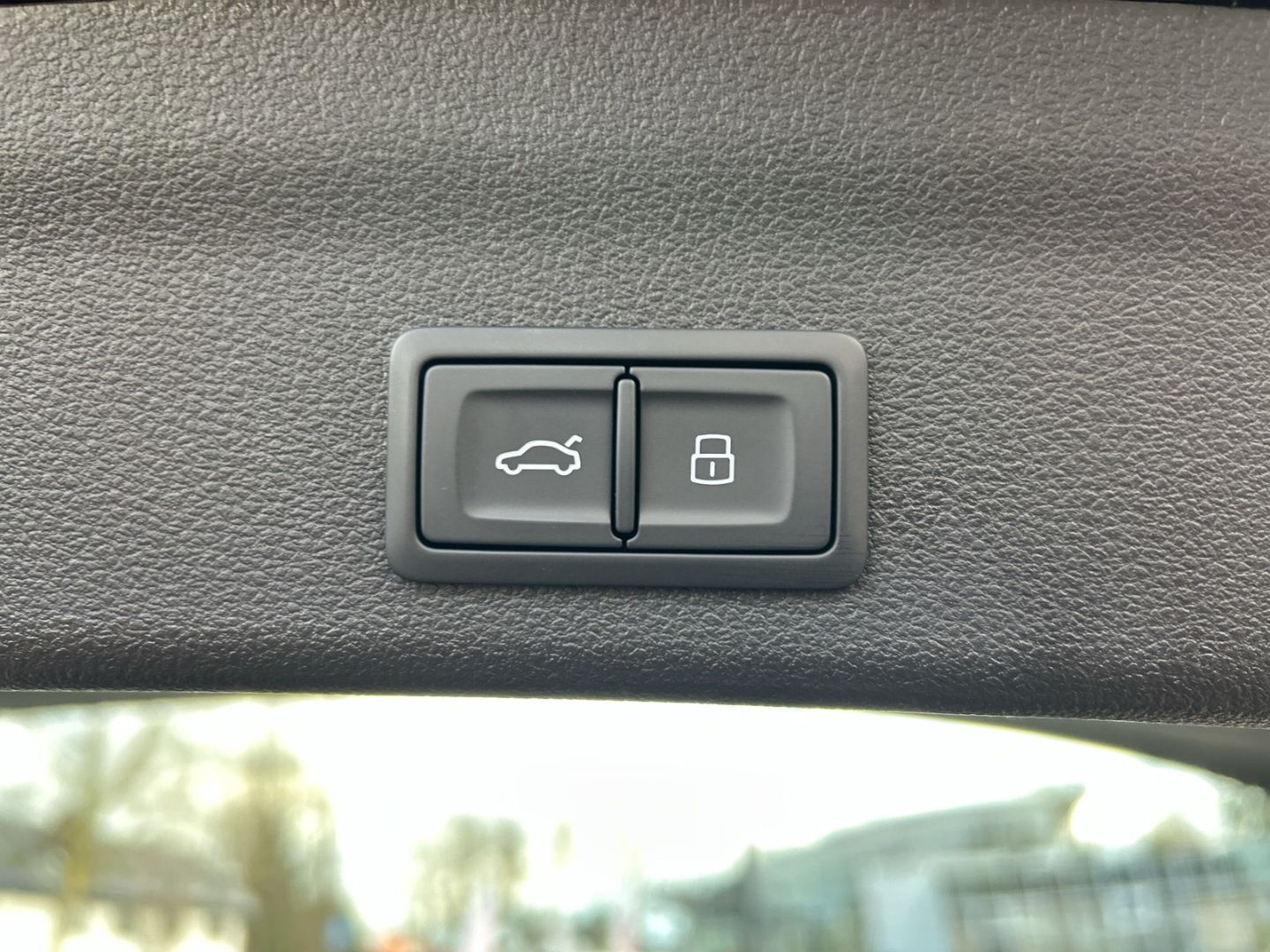 Fahrzeugabbildung Audi A6 AVANT 40TDI QUATTRO LED,AHK,VIRTUAL,360KAMERA