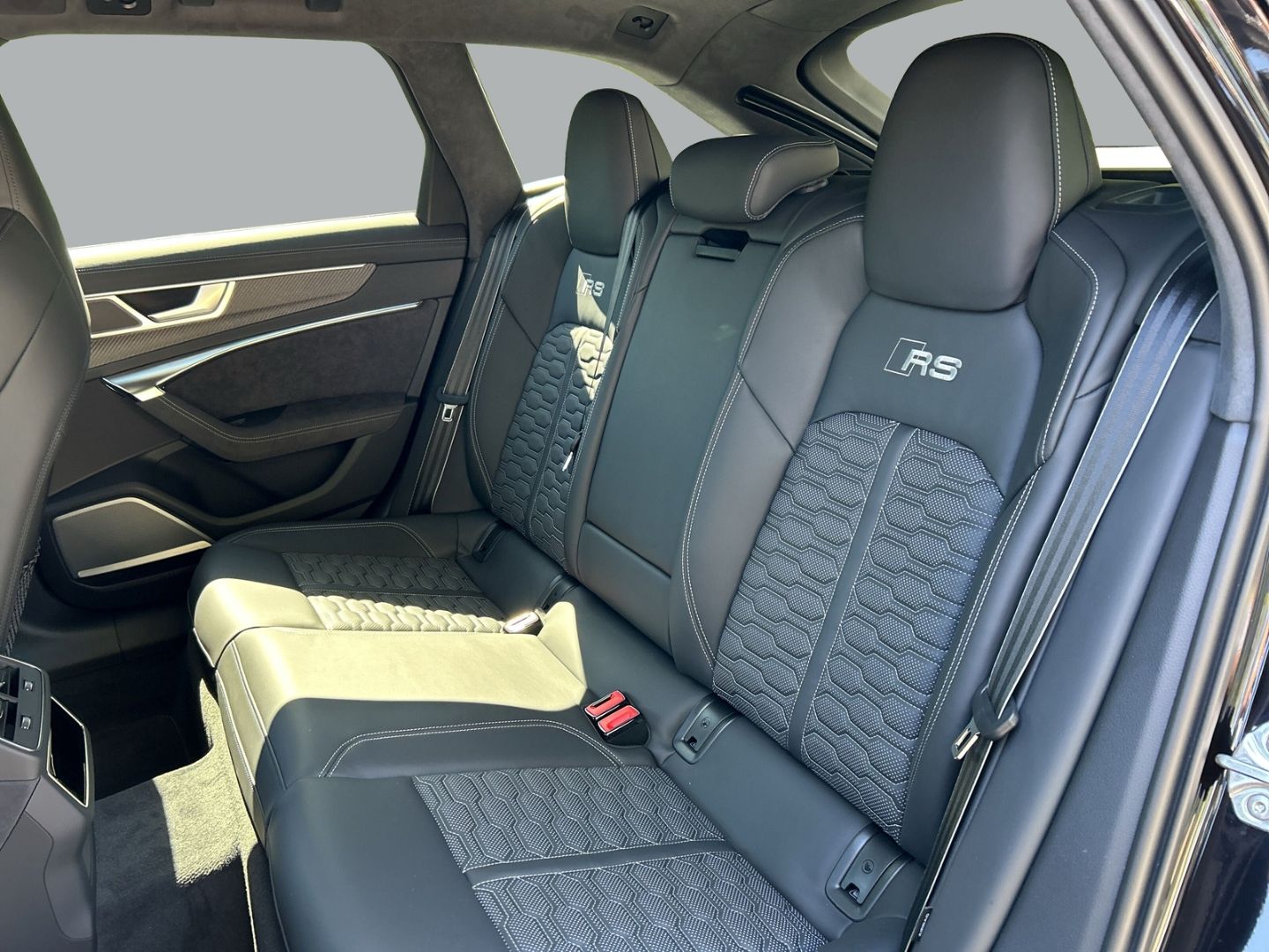 Fahrzeugabbildung Audi RS6 PERFORMANCE LED+PANO+SPORTABGAS+KERAMIK+HUD