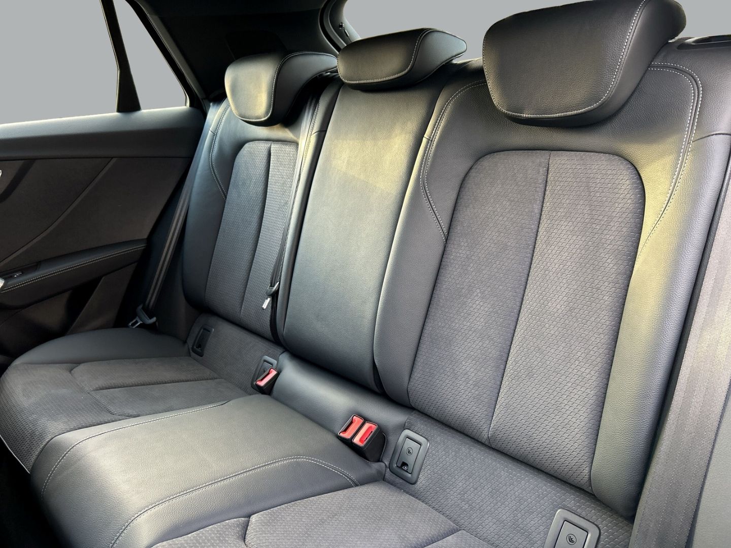 Fahrzeugabbildung Audi Q2 ADVANCED 35TFSI LED,AHK,VIRTUAL,PDC,KAMERA