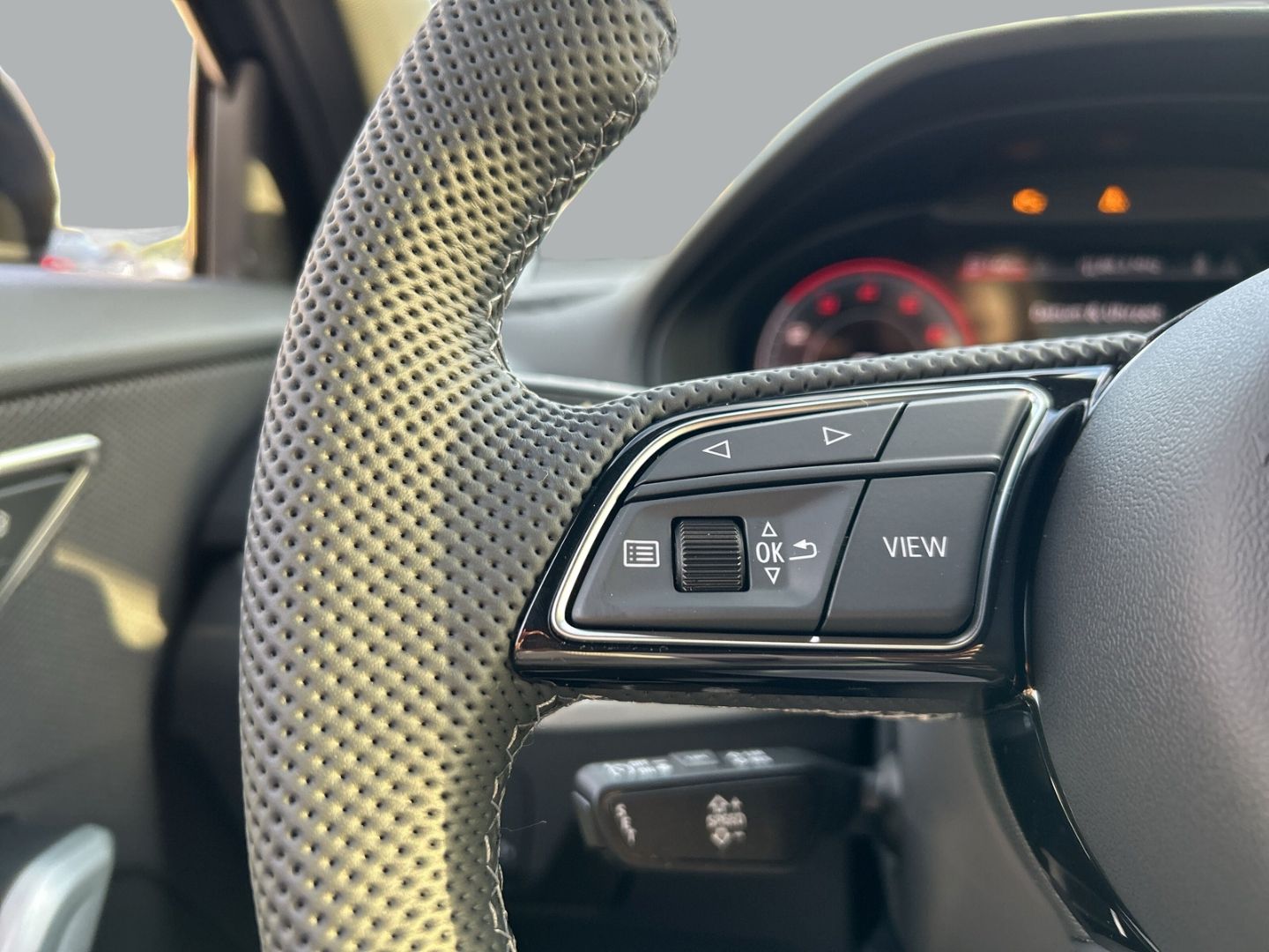Fahrzeugabbildung Audi Q2 ADVANCED 35TFSI LED,AHK,VIRTUAL,PDC,KAMERA