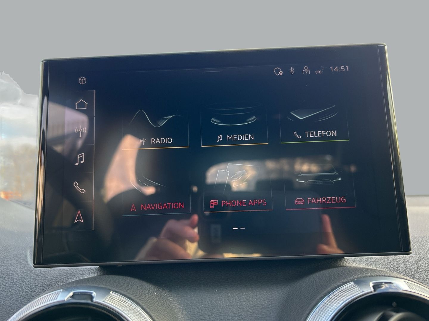 Fahrzeugabbildung Audi Q2 ADVANCED 35TFSI LED,AHK,VIRTUAL,PDC,KAMERA